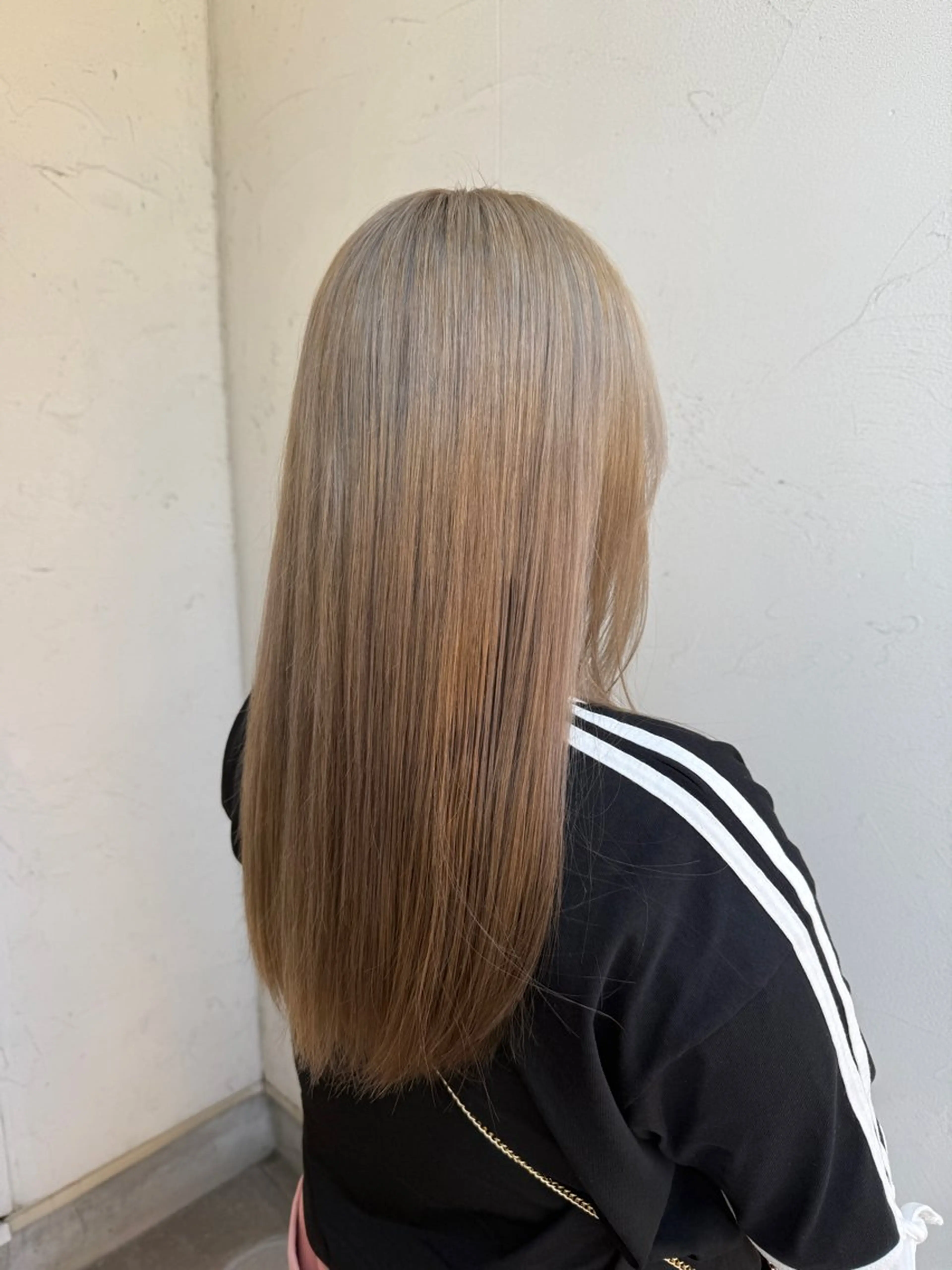 カット＋ケアブリーチオンカラー＋トリートメントの写真