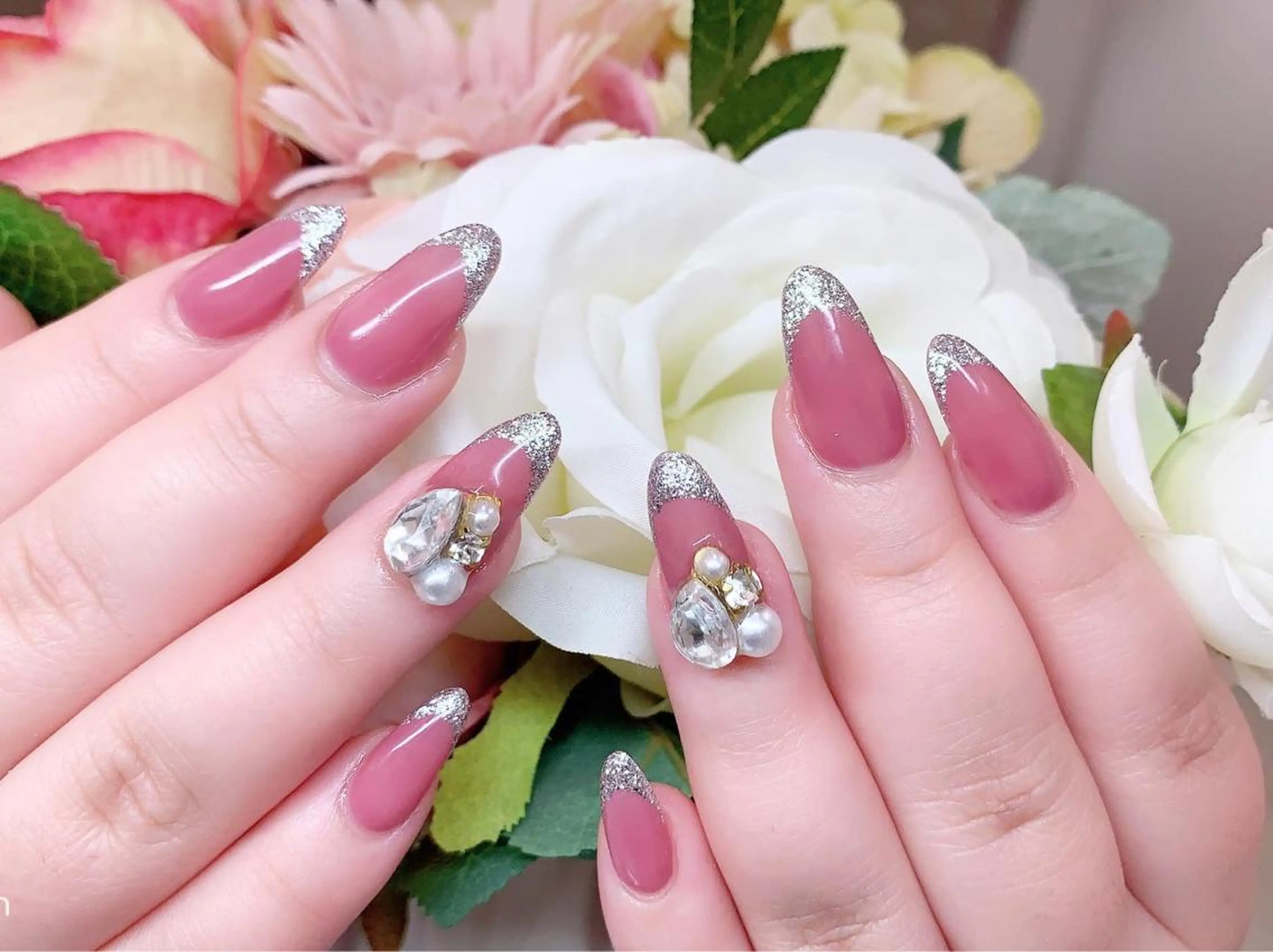 ネイル フレンチネイル ジェルネイル ハードジェル ラメ(グリッター) ロングネイル Lilas Nailのネイルデザイン