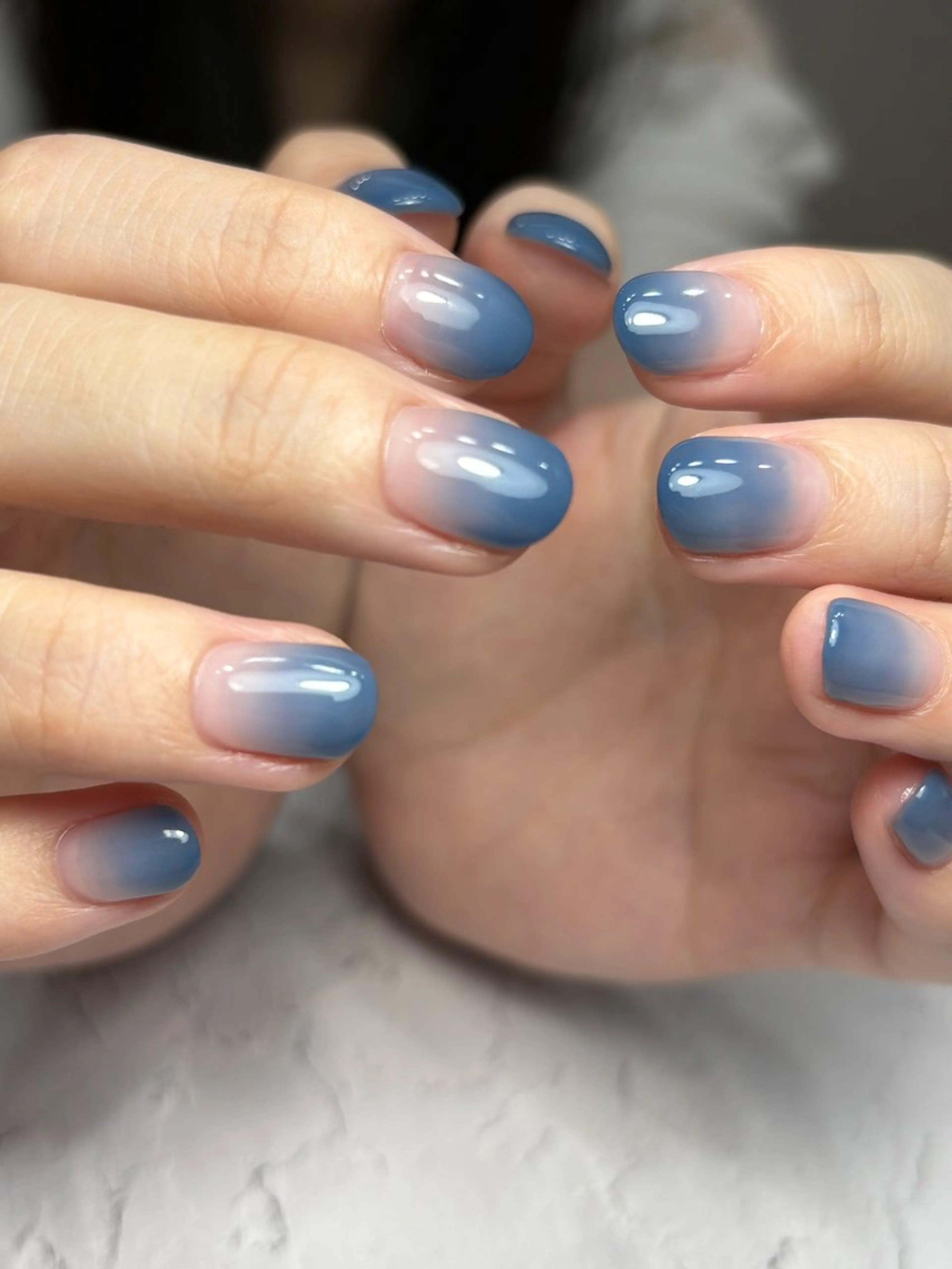 ネイル ブルー クリアネイル グラデーション ネイビー オフィスネイル 深爪矯正自爪育成専門 natuleaのネイルデザイン