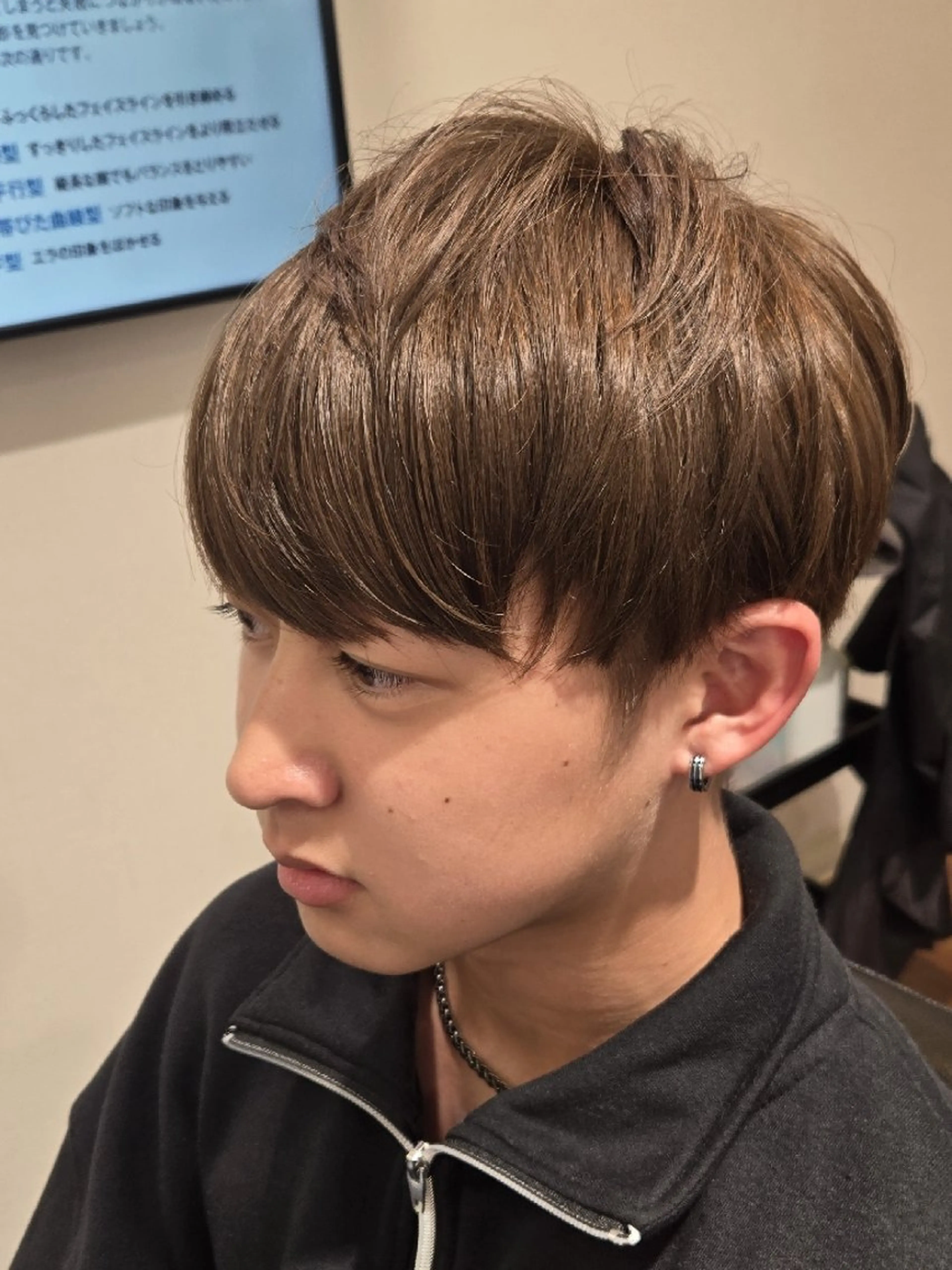 ショート カラー メンズ メンズブリーチ ベージュカラー ブリーチ ダブルカラー ミルクティーベージュ カット ヘアカラー 🌟Cube 東山 侑以🎮𓈒⋆͛のヘアスタイル