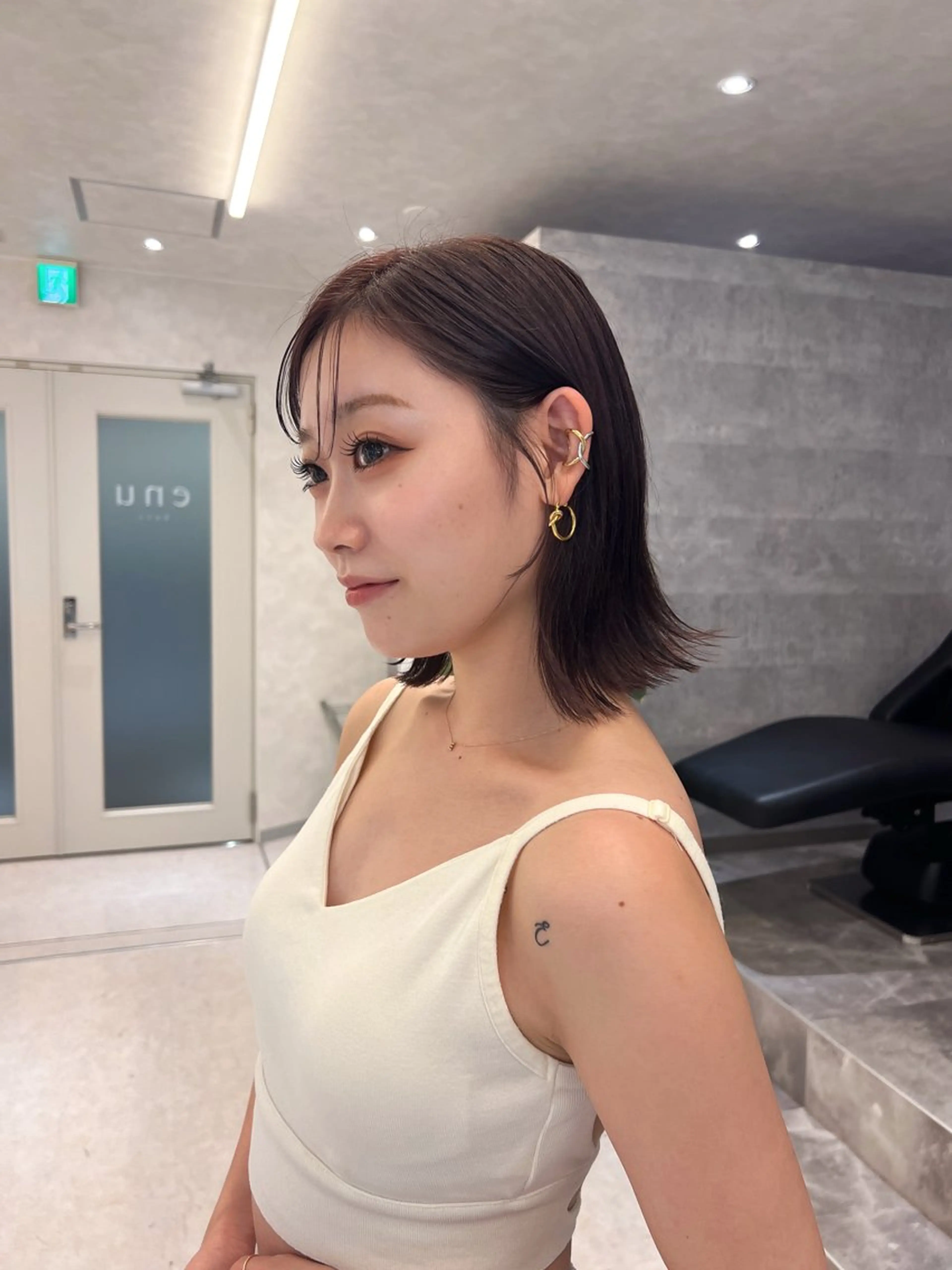 ミディアム ボブ 顔周りカット ヘアカラー トリートメント ブリーチなしベージュ レイヤーカットはるかのヘアスタイル