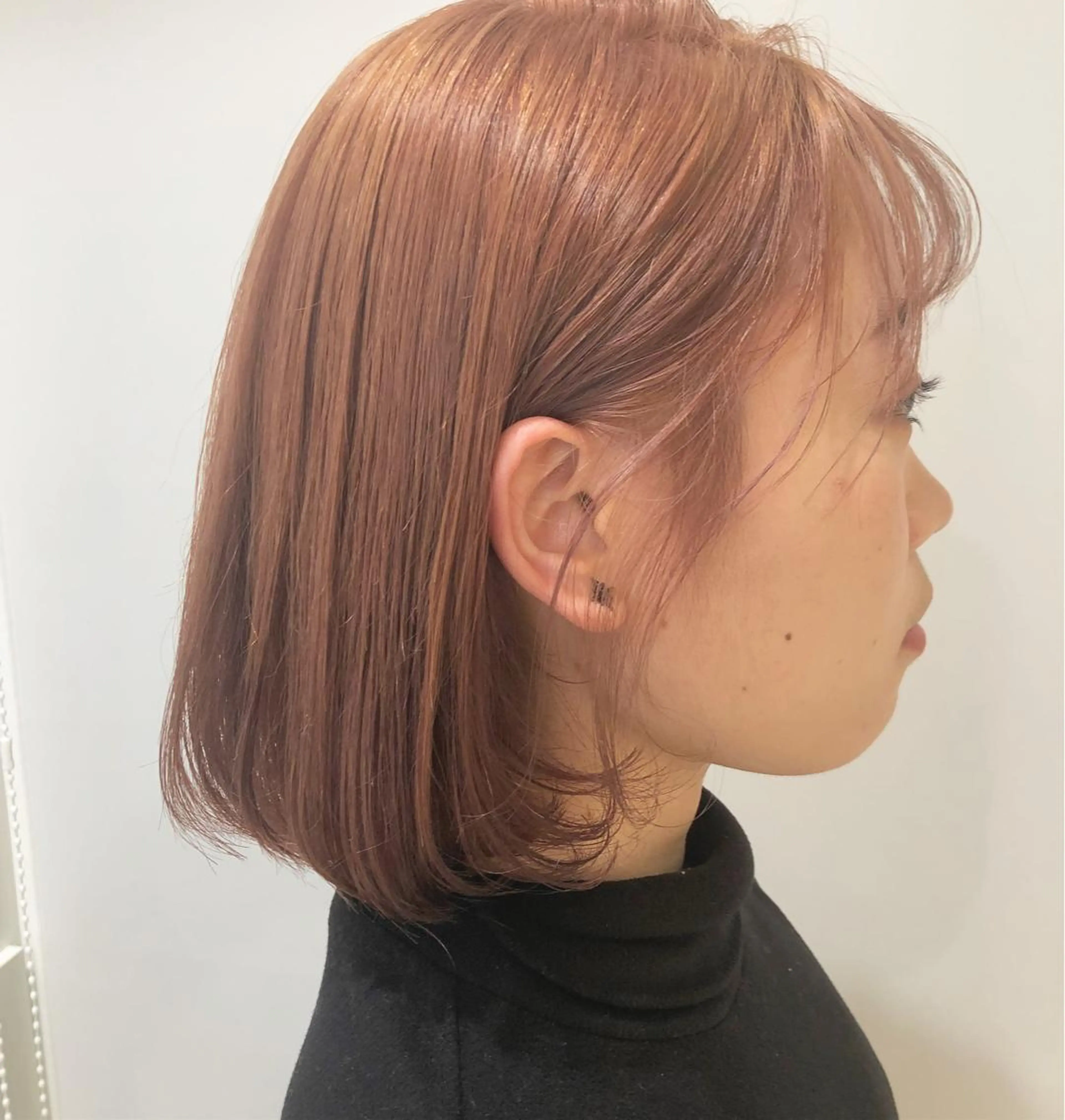 ミディアム カラー ベージュカラー ブリーチ オレンジ オレンジピンク ピンクカラー ヘアカラー sano sayakaのヘアスタイル