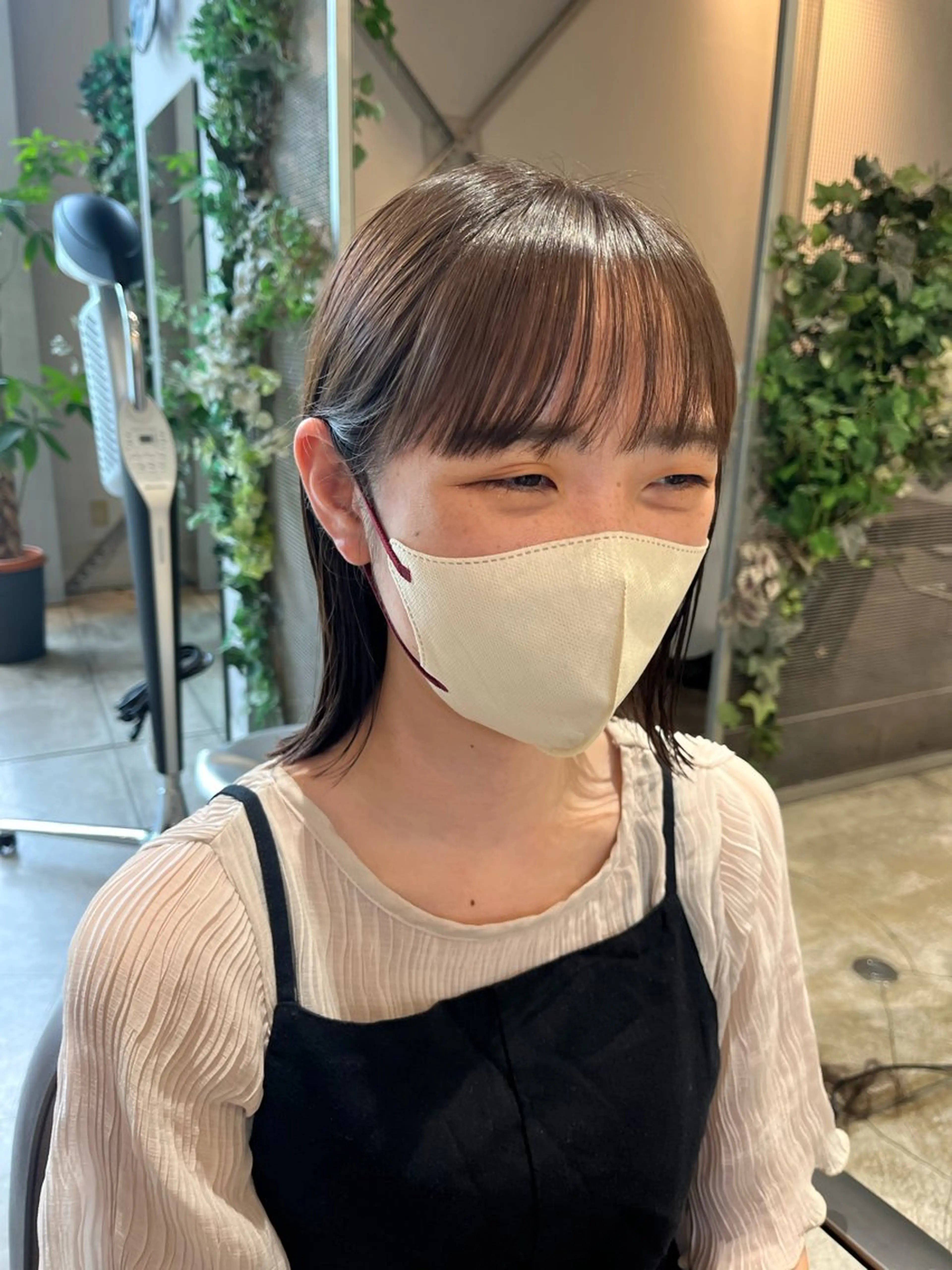 ミディアム 西崎 満里奈のヘアスタイル