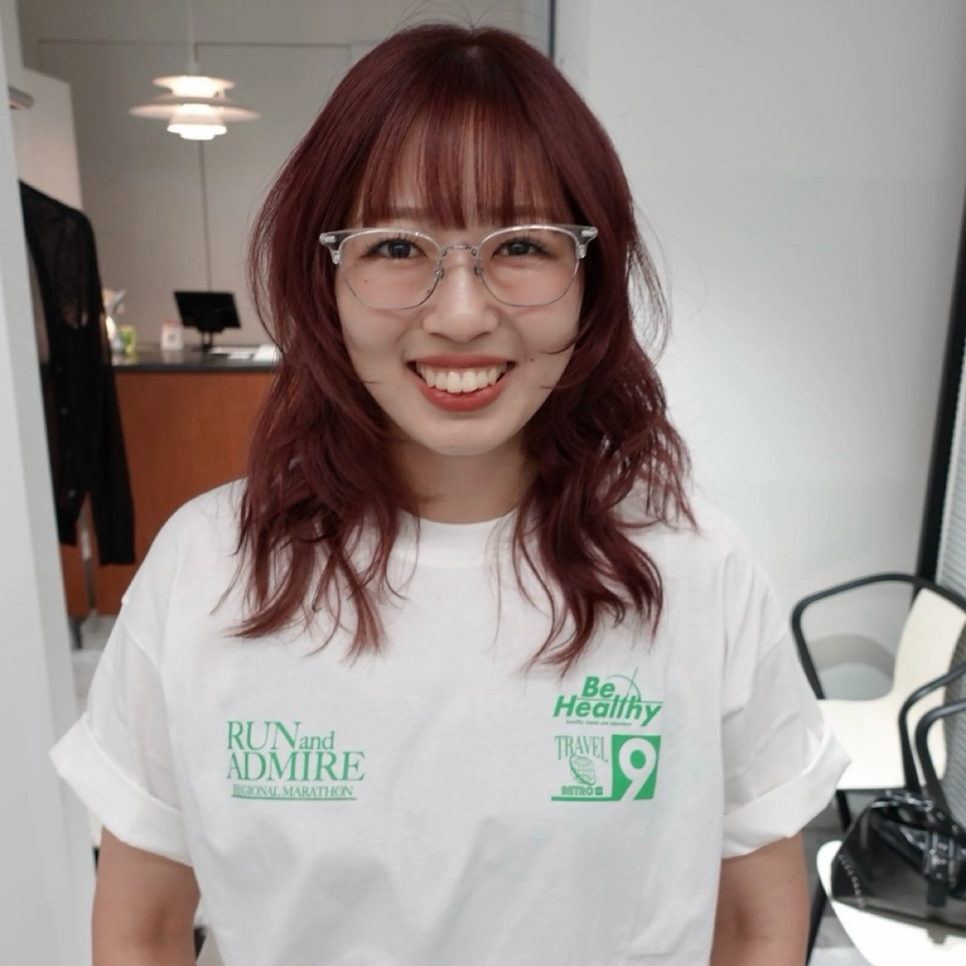 セミロング カラー ヘアアレンジ ブリーチ ハイトーンカラー ピンクカラー ローズカラー レイヤーカット カット ヘアカラー 🌐サトウ リョウ🌐のヘアスタイル