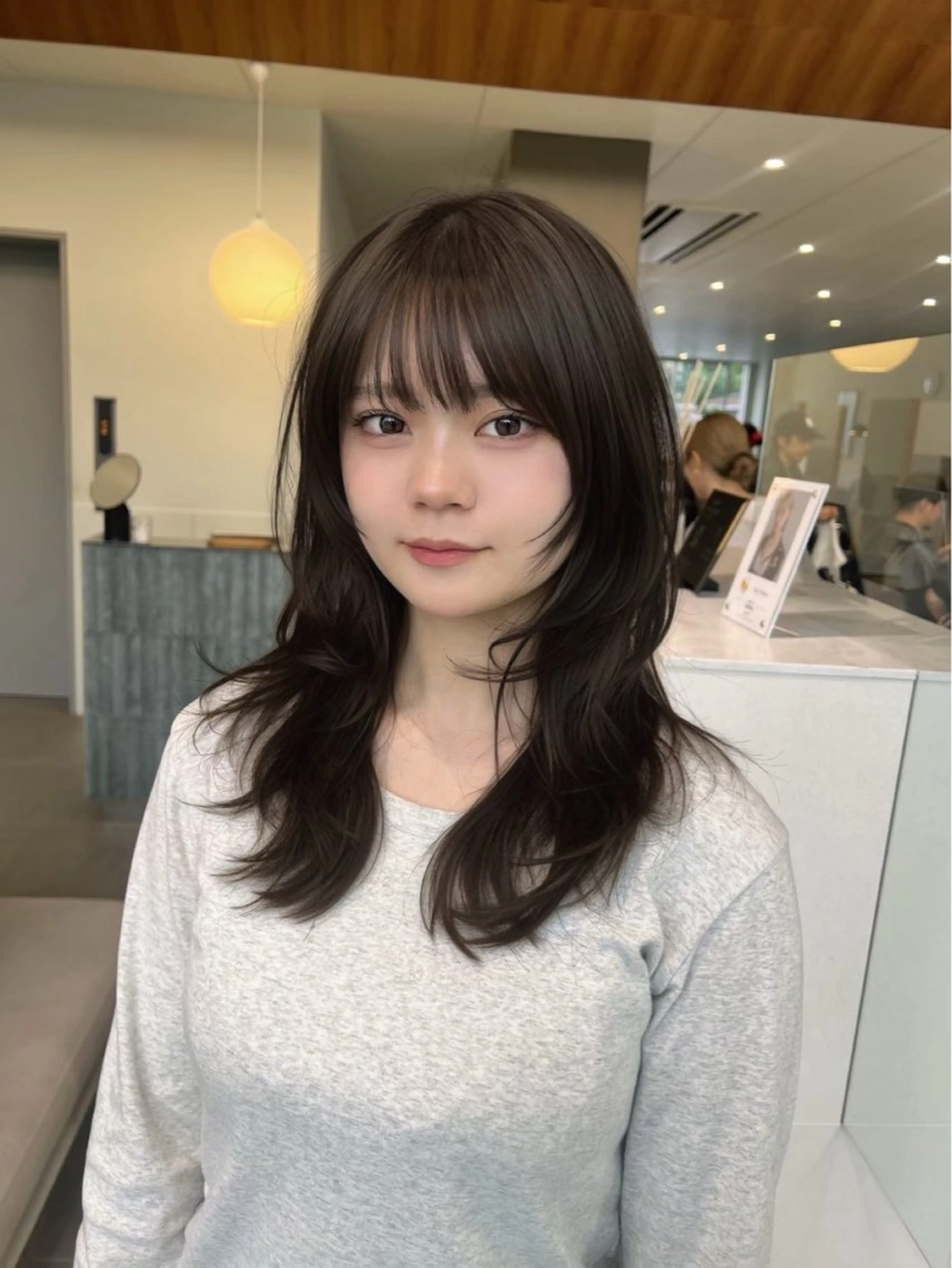 ロング カラー ブラウンカラー 透明感カラー ヘアカラー トリートメント オリーブカラー/ レイヤー/ ローレンのヘアスタイル
