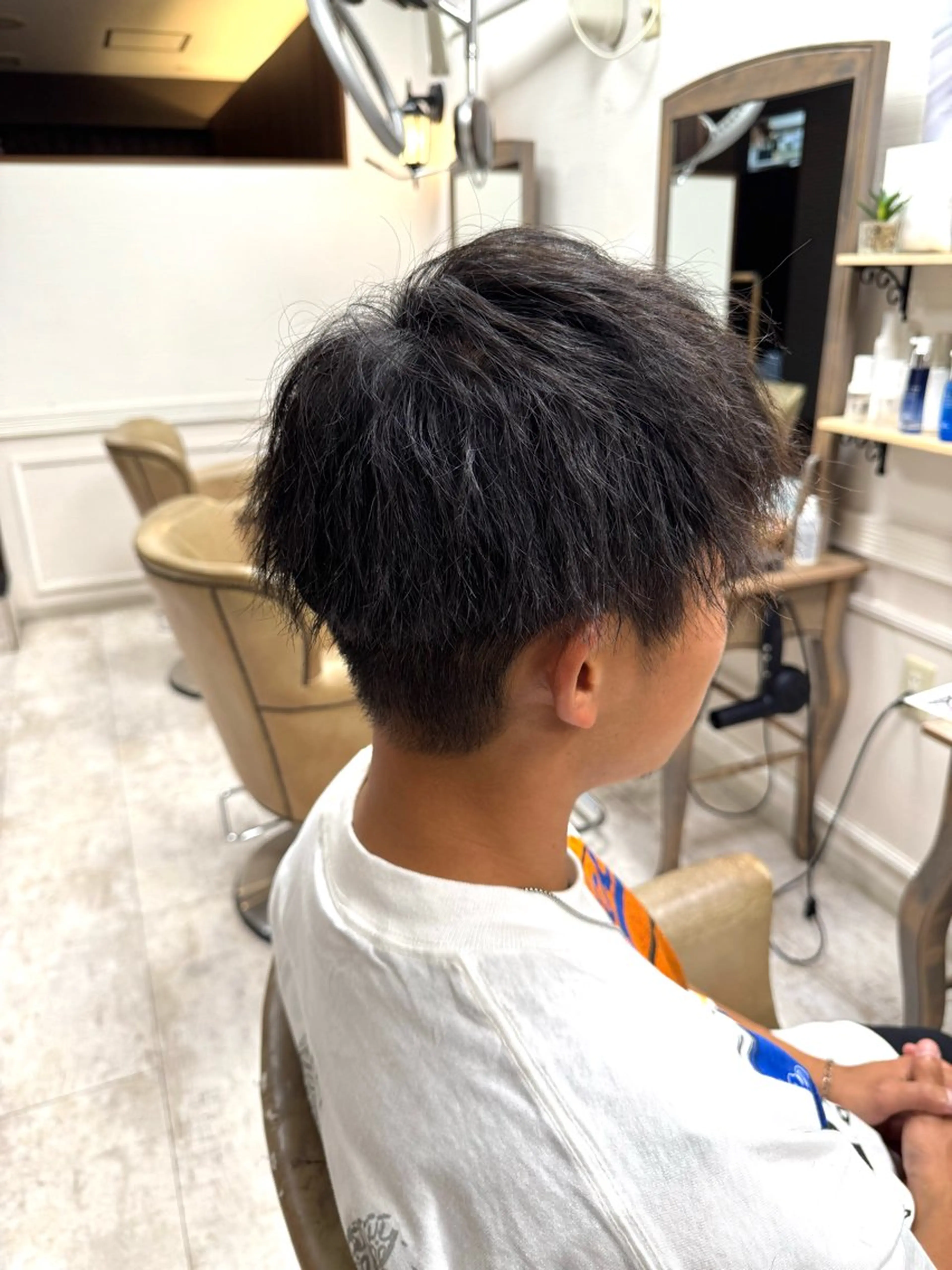 ミディアム カラー メンズ 鶴田 琴美のヘアスタイル