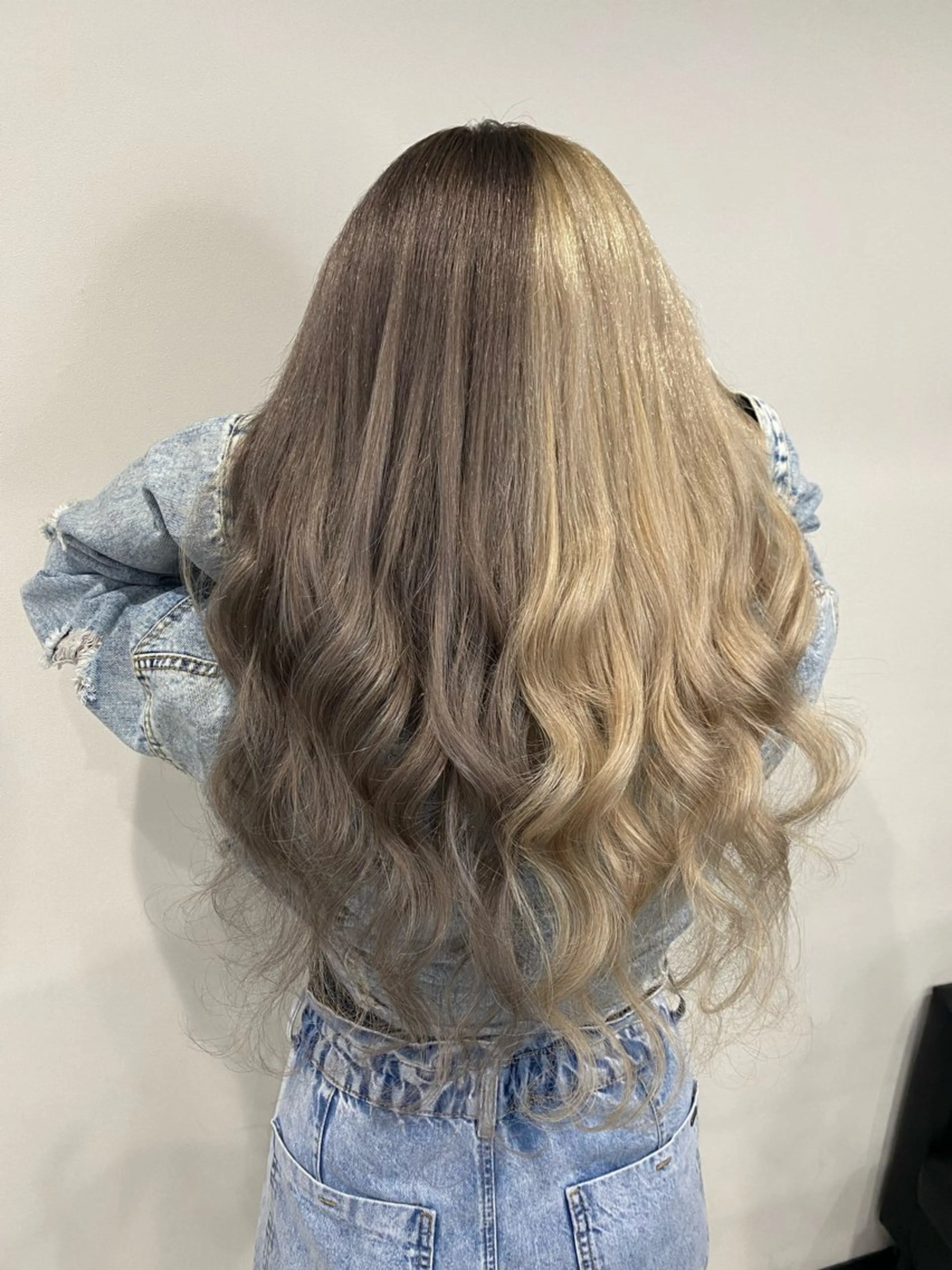 ロング ツートーンカラー エクステ HIYORI🌺 /ジェルムのヘアスタイル