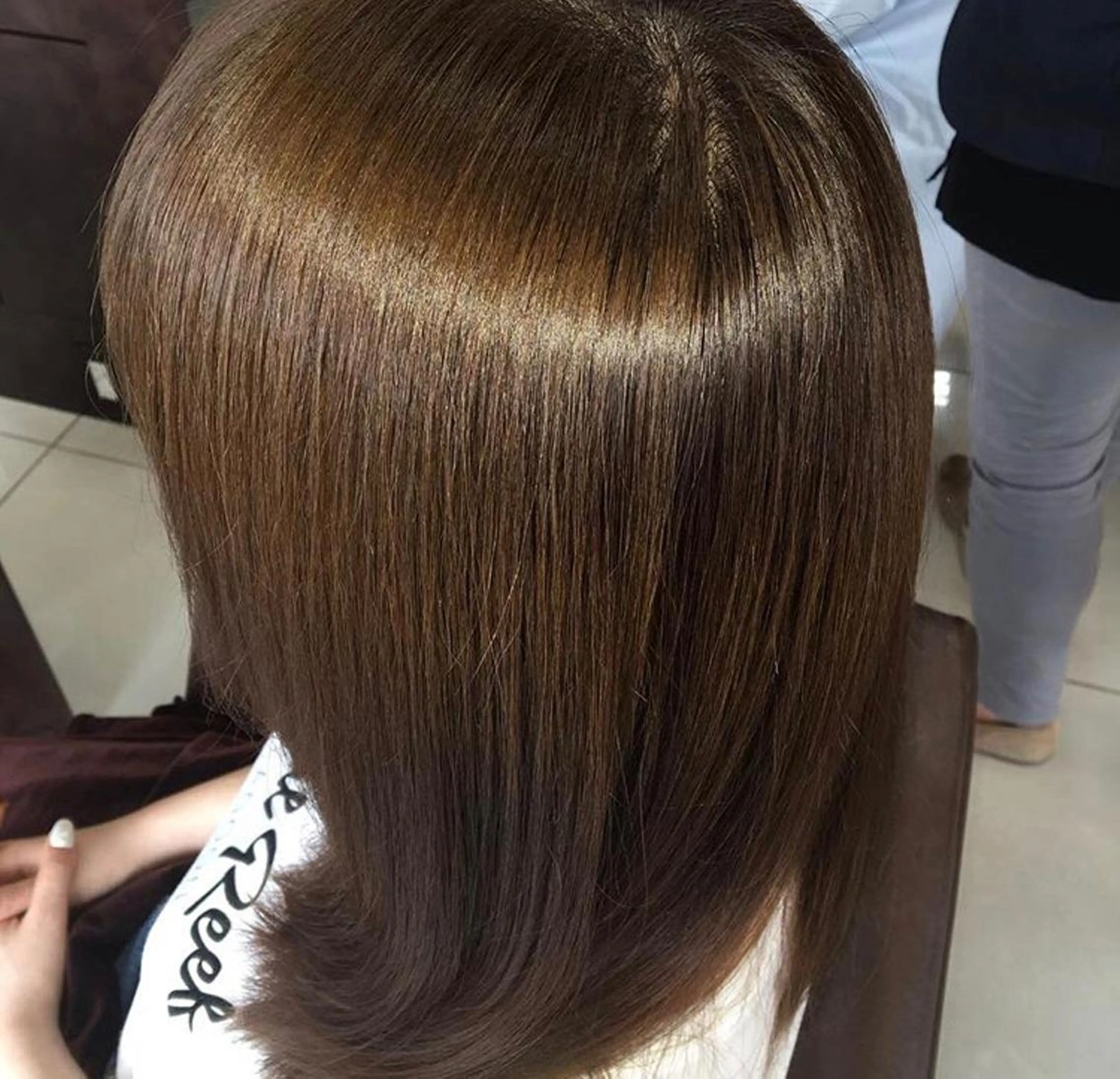 セミロング カラー レイヤーカット✖️ 柔らかベージュカラーのヘアスタイル