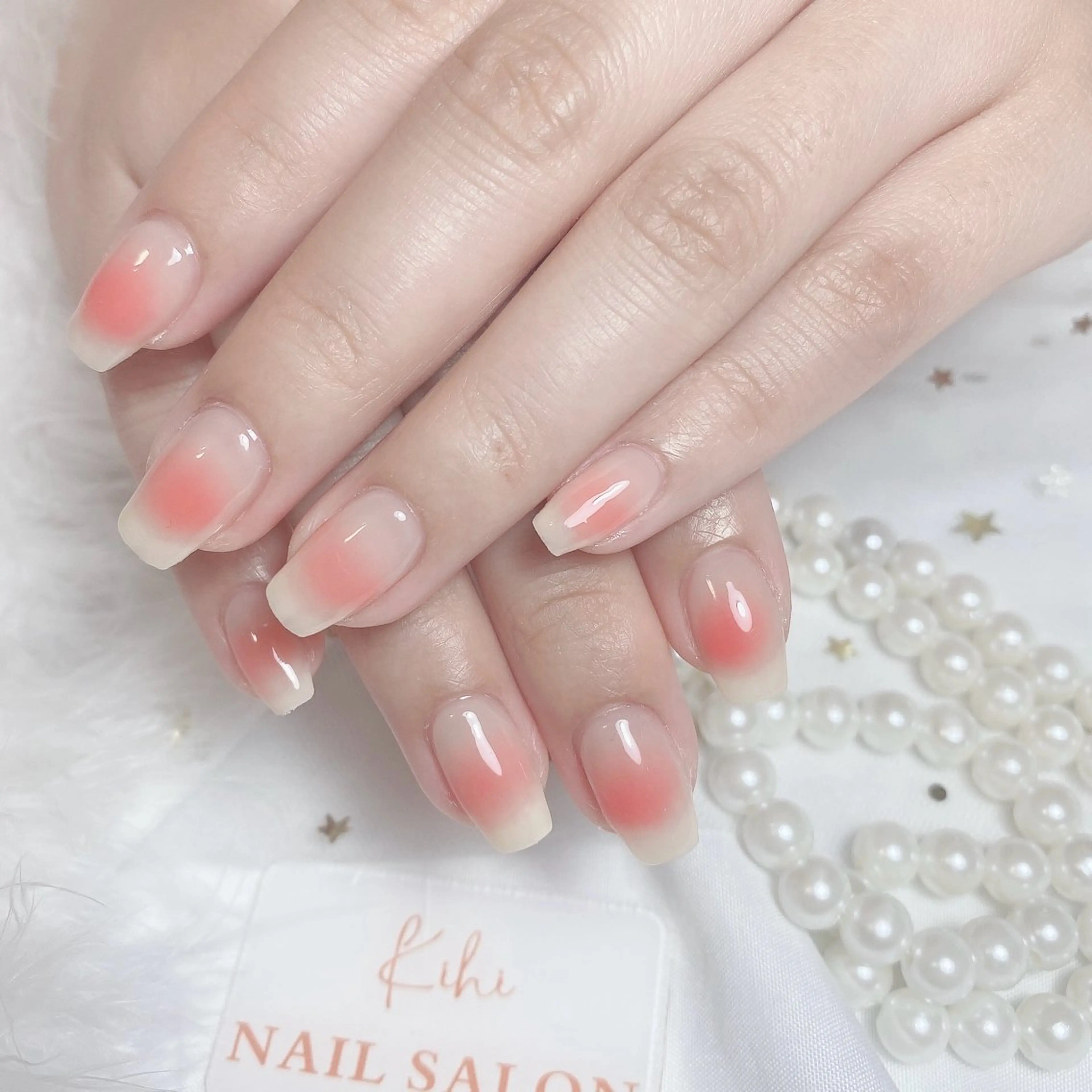 ネイル アートネイル フレンチネイル ジェルネイル グラデーション 韓国ネイル ハンドネイル ハンドケア さくら💮💮 【オフ無料】のネイルデザイン