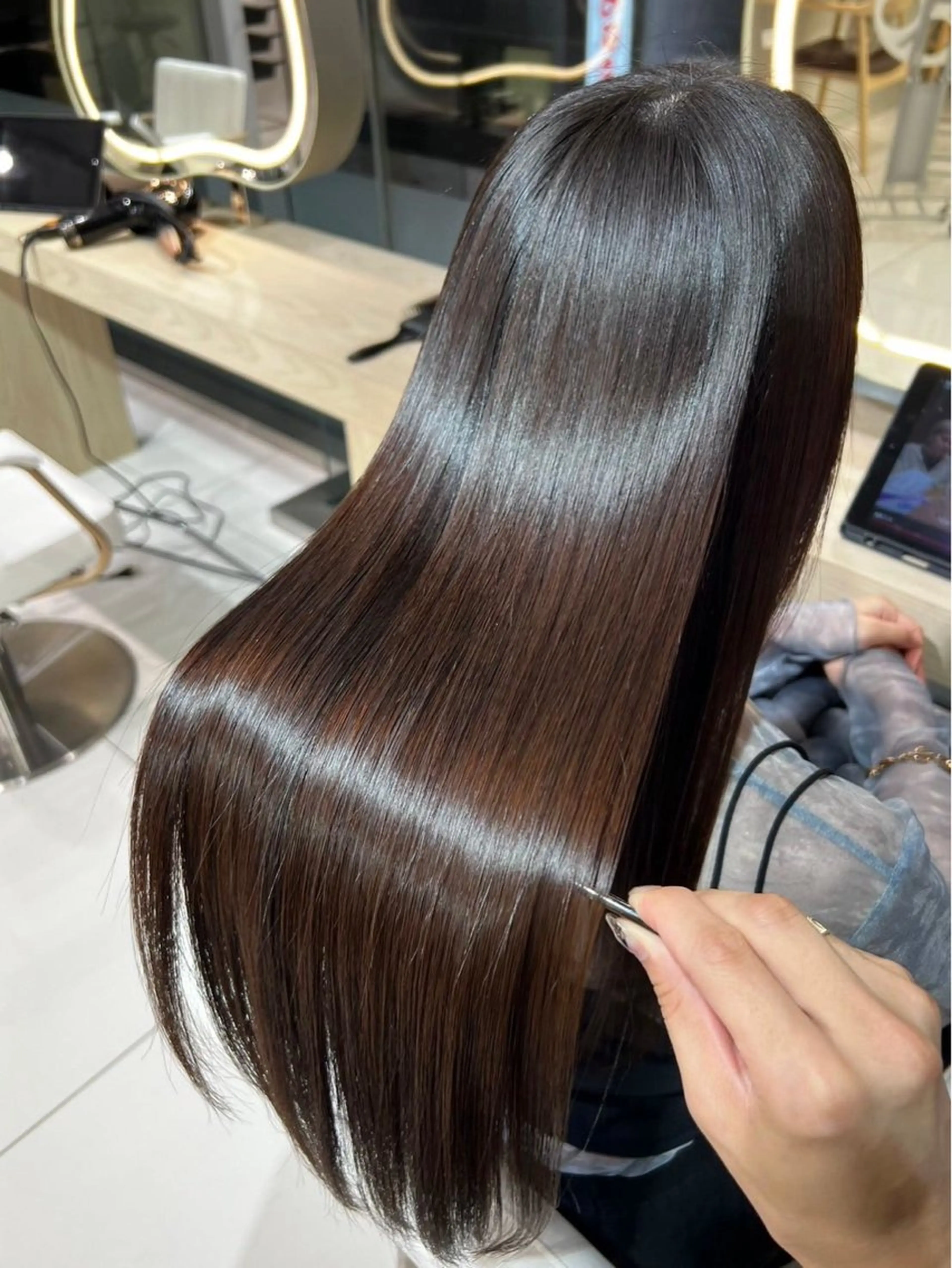 ロング 内藤 悠莉のヘアスタイル