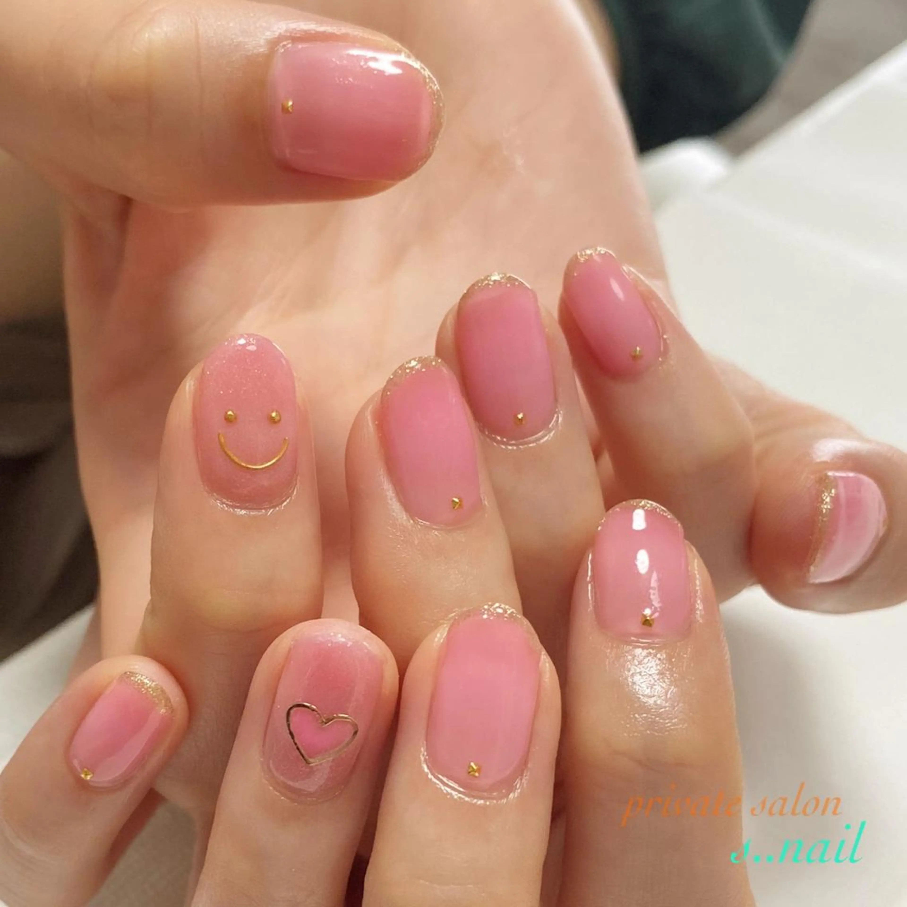 ネイル フレンチネイル ゴールド ハンドネイル フットネイル s..nail / MORITAのネイルデザイン