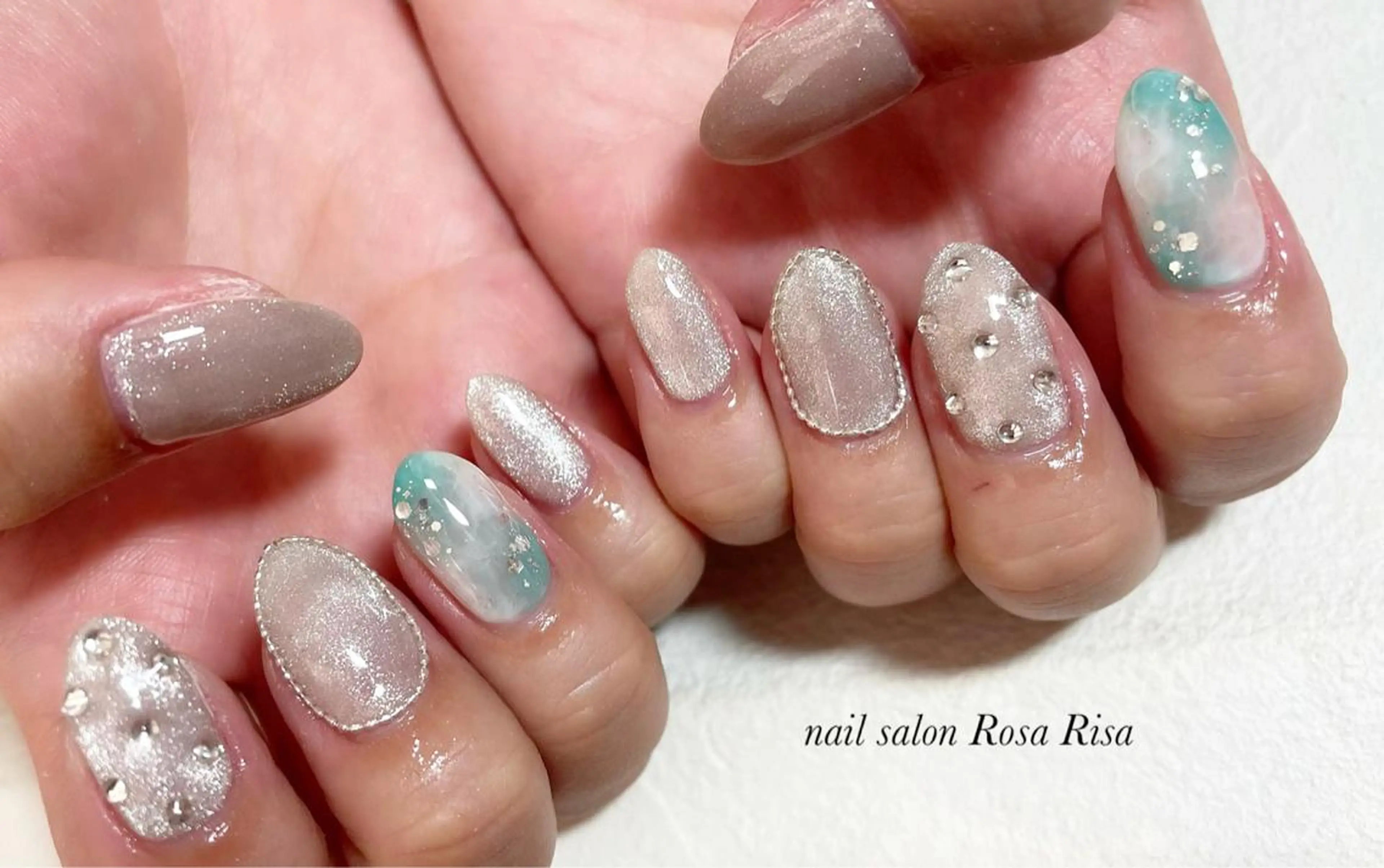 ミディアム ネイル マグネットネイル 大理石ネイル(マーブル) ネイルスタジオ シェイクユアハンズのネイルデザイン