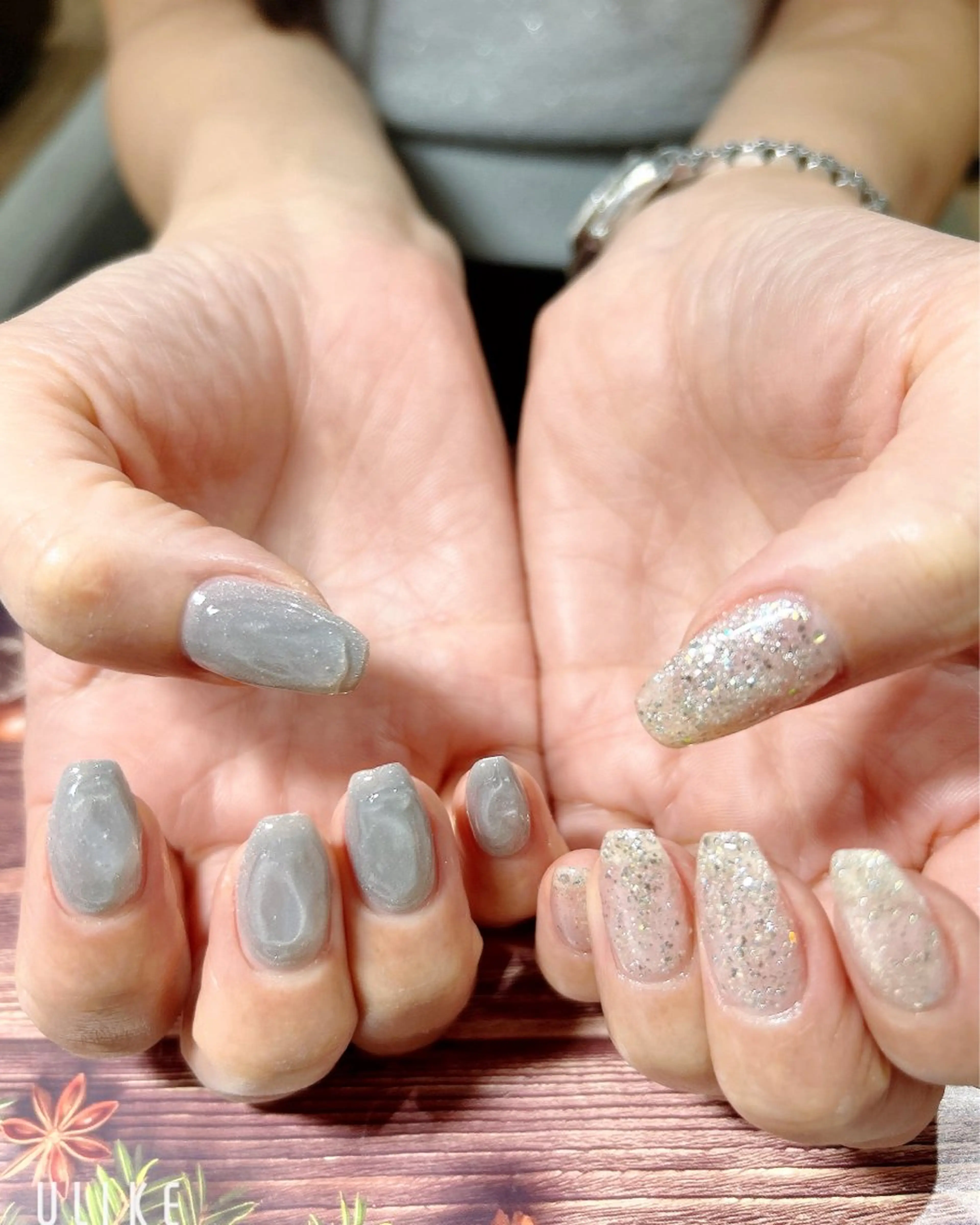 ネイル シルバー ハンドネイル 吉野✨ ネイルデザイナー✨のネイルデザイン