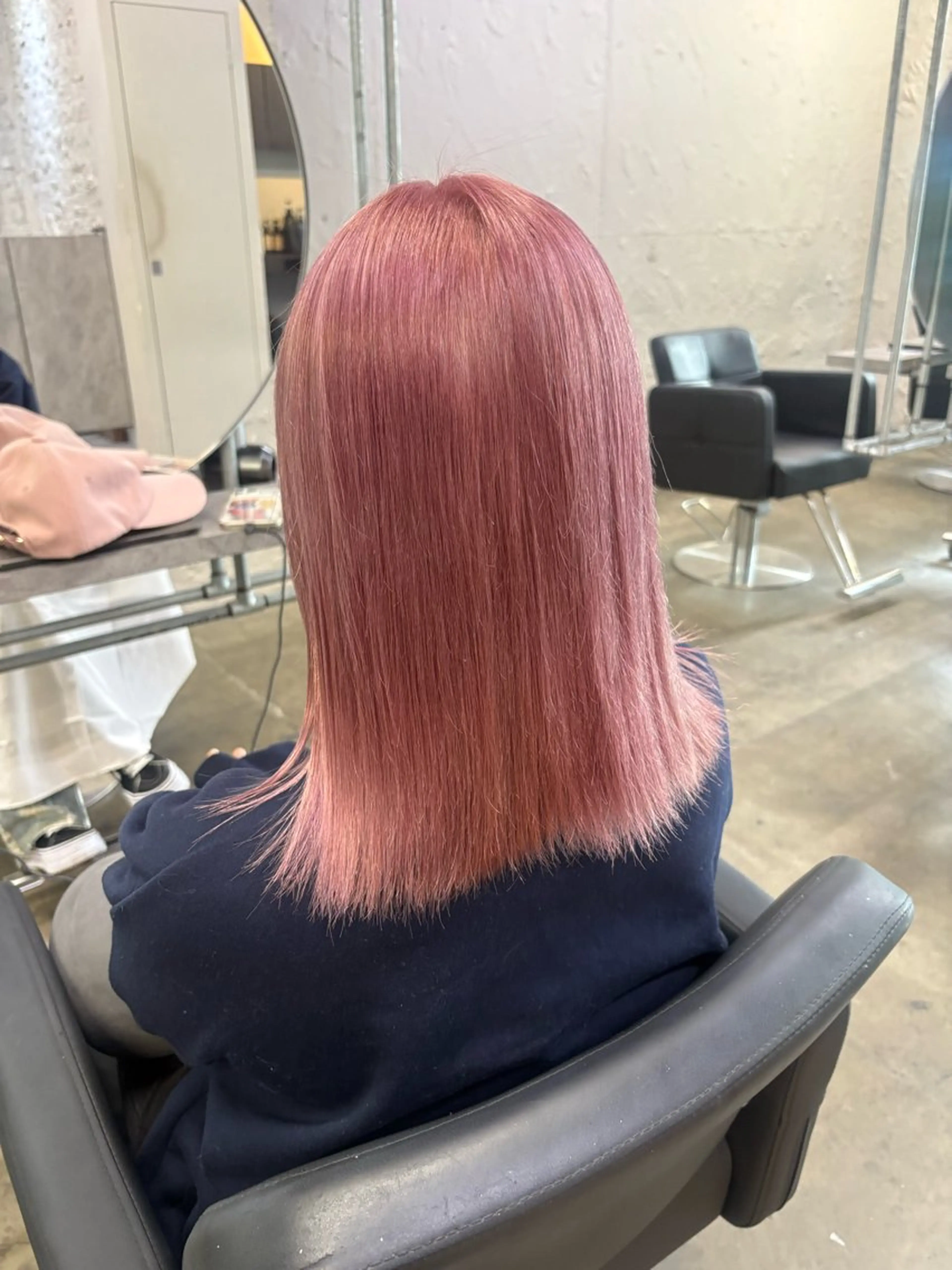 カラー 切りっぱなしボブ ブリーチ ダブルカラー ハイトーンカラー ボブ ハイトーン レイヤー🎀meiのヘアスタイル