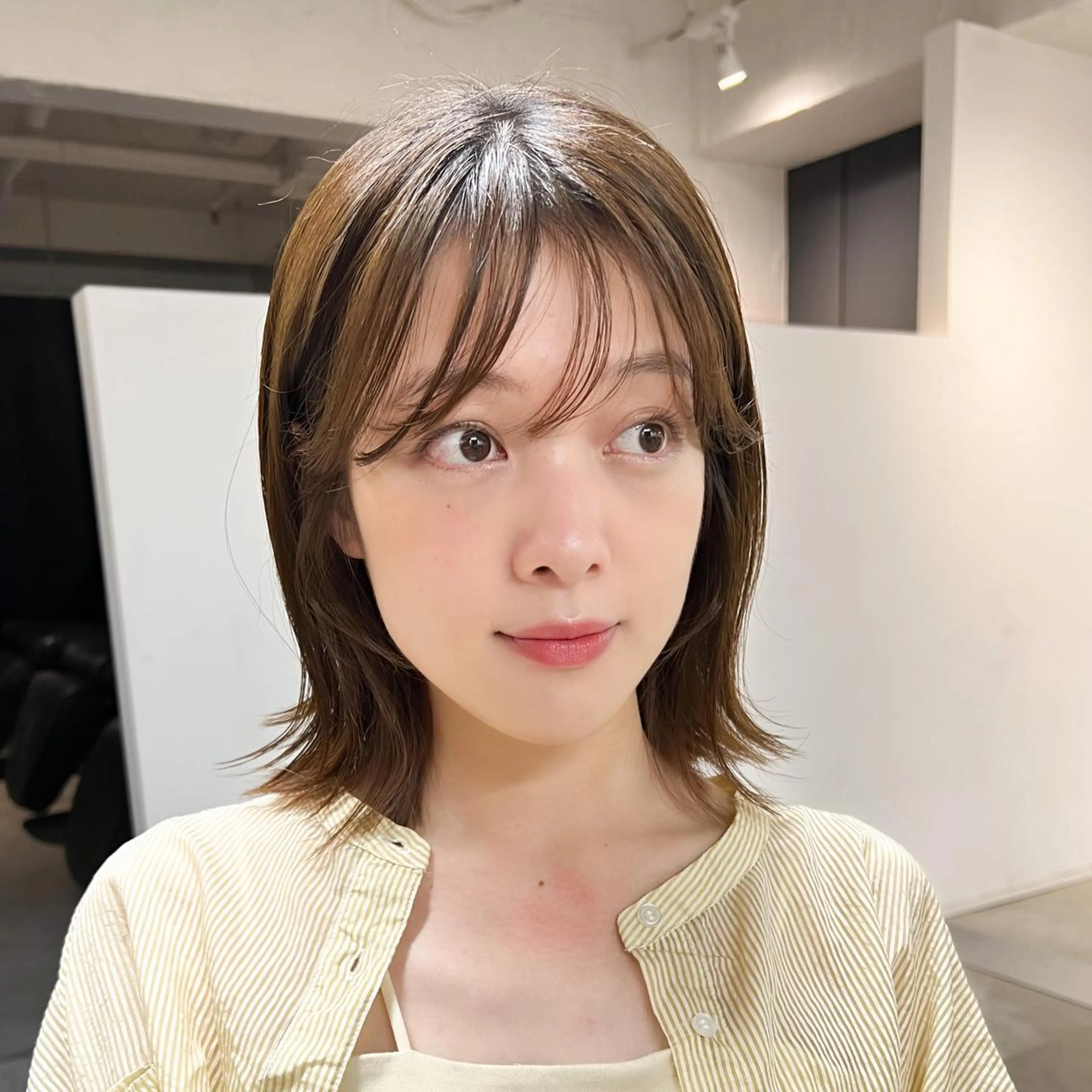 ミディアム カラー 切りっぱなしボブ ボブ シースルーバング カット ヘアカラー トリートメント レイヤーカットのプロ 大人ヘア宮森貴志のヘアスタイル