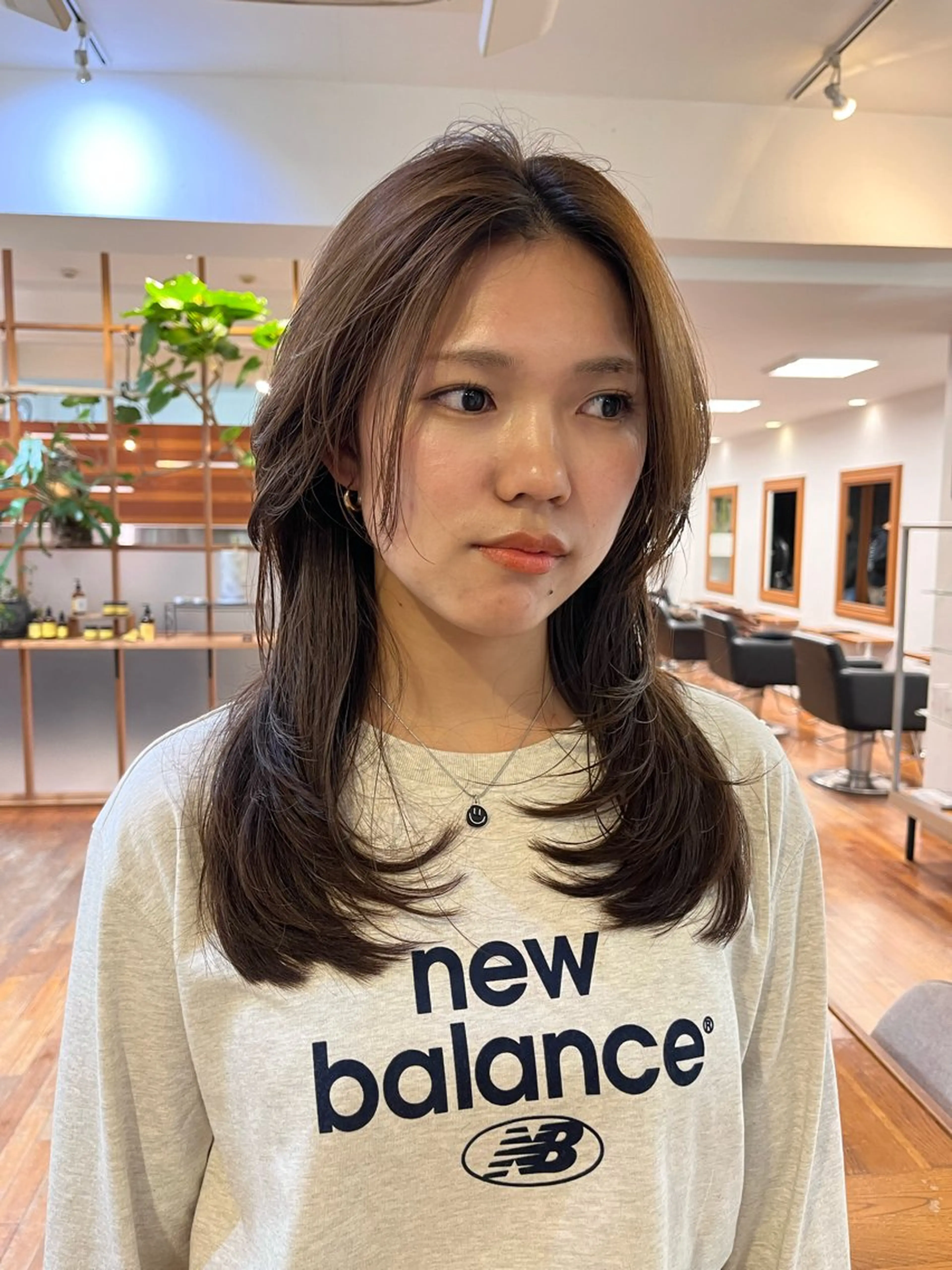 セミロング カラー レイヤーカット 若林 良のヘアスタイル