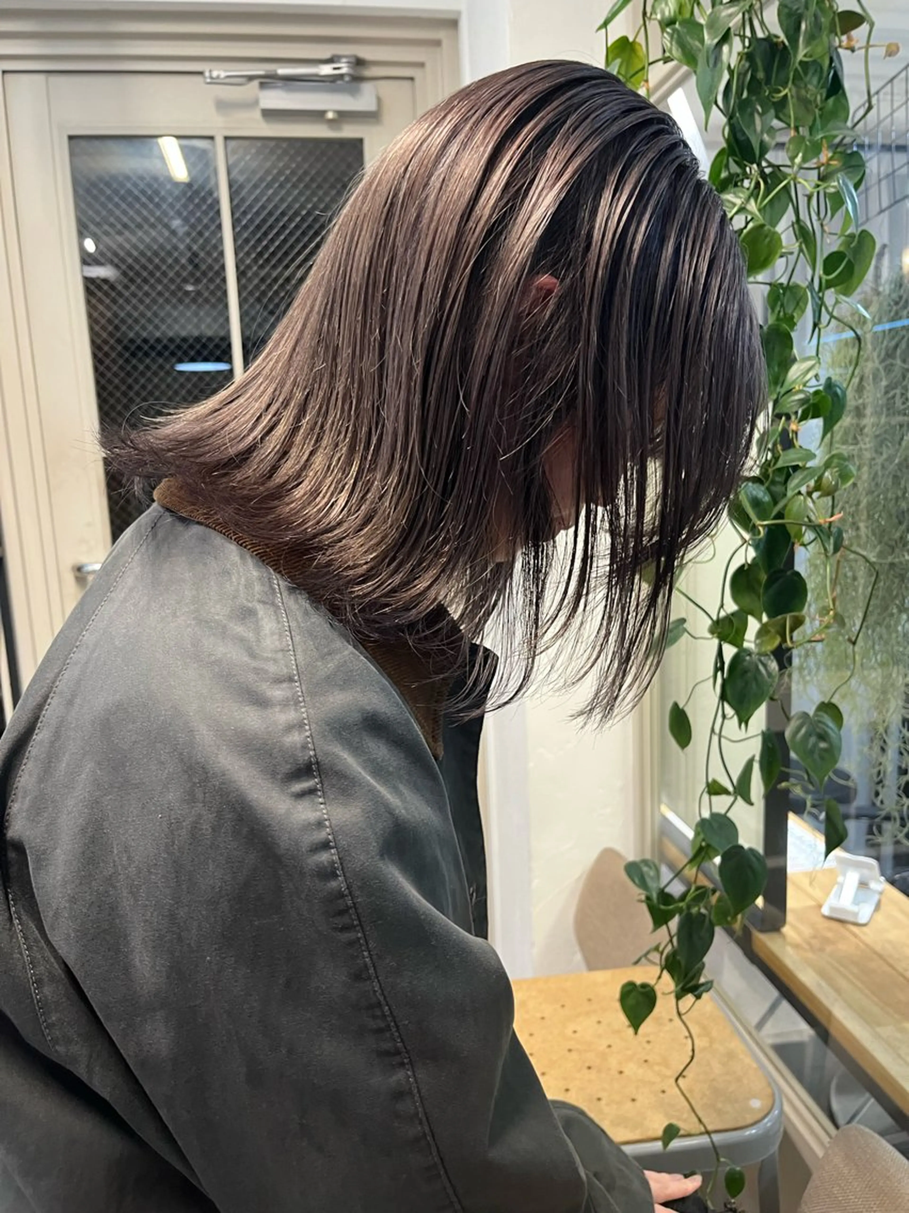 ミディアム カラー 透明感カラー カット ヘアカラー トリートメント 赤み消しカラー/ ナチュラル/トモキのヘアスタイル