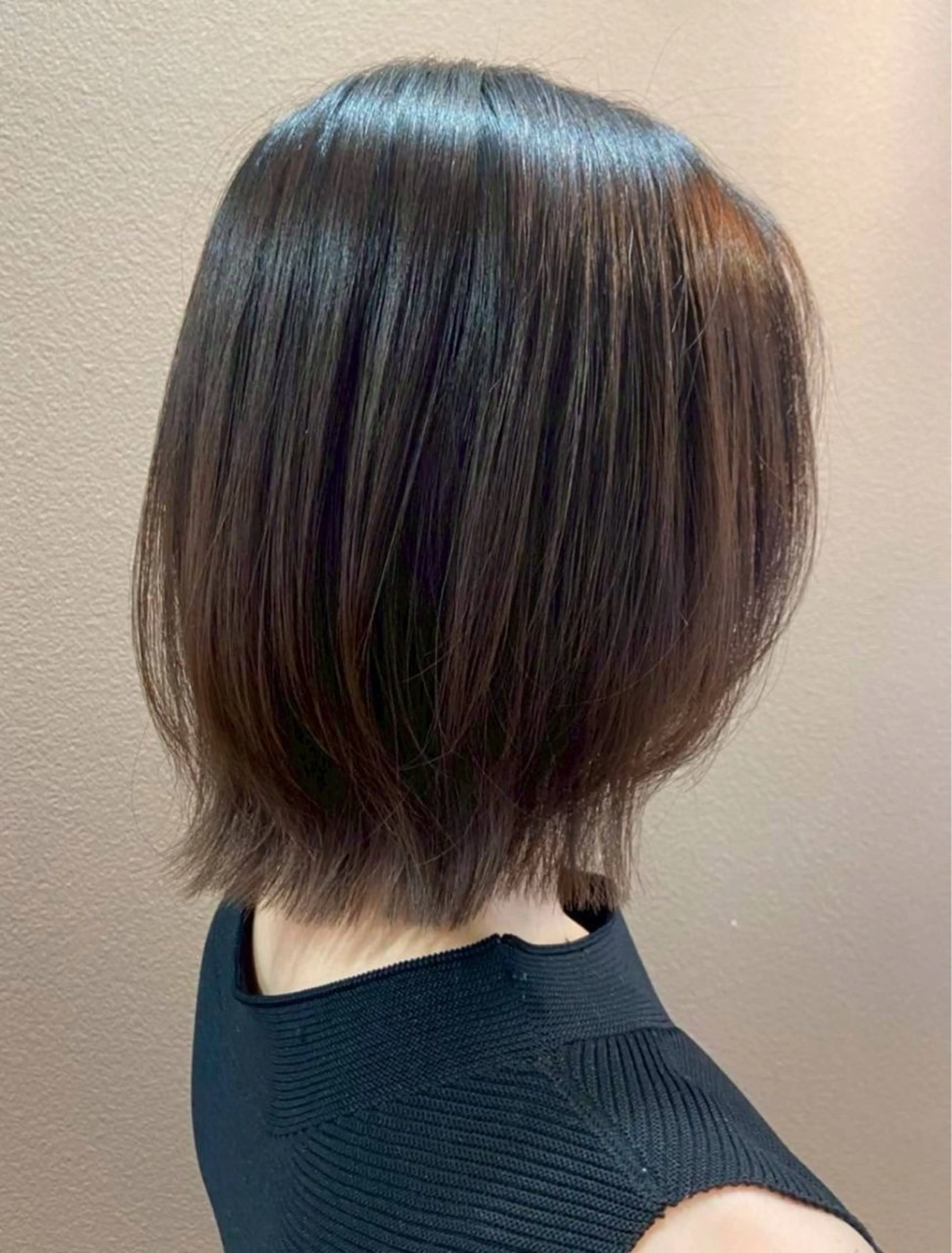 ショート ボブ くびれヘア 髙橋 真香のヘアスタイル