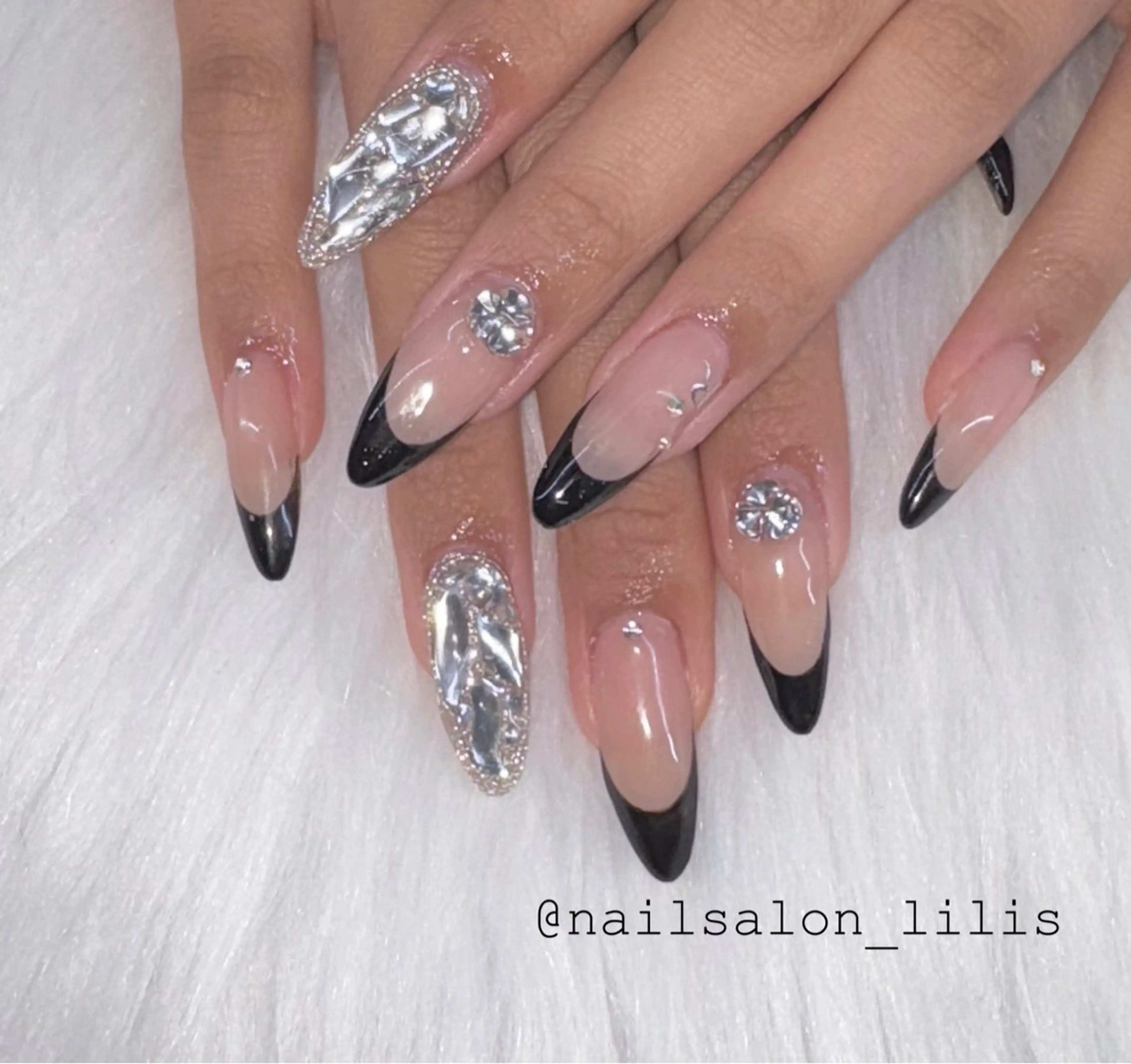 ネイル ハンドネイル nailsalon Lilisのネイルデザイン
