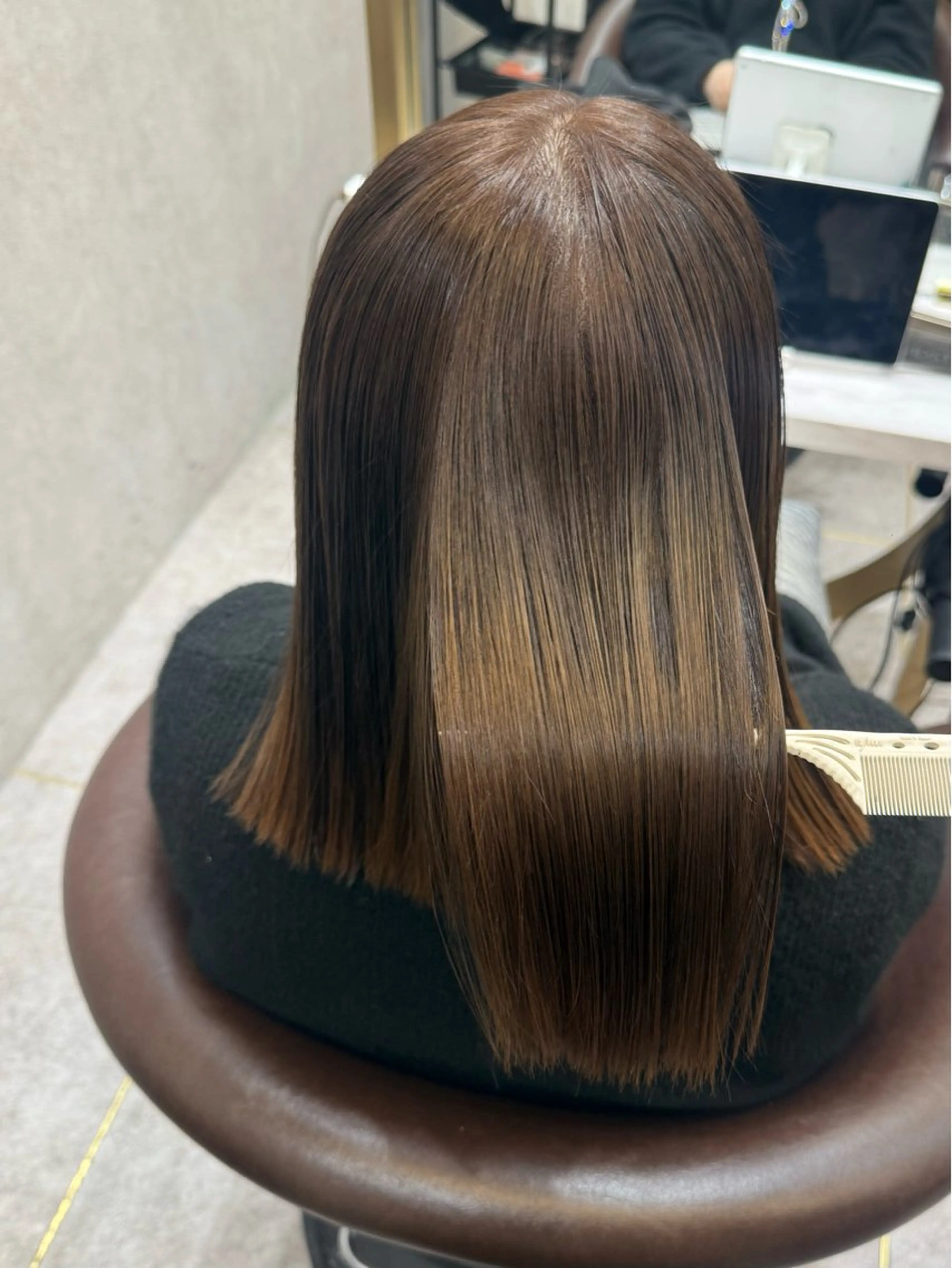 ミディアム Nanami / ベージュ/グレージュのヘアスタイル