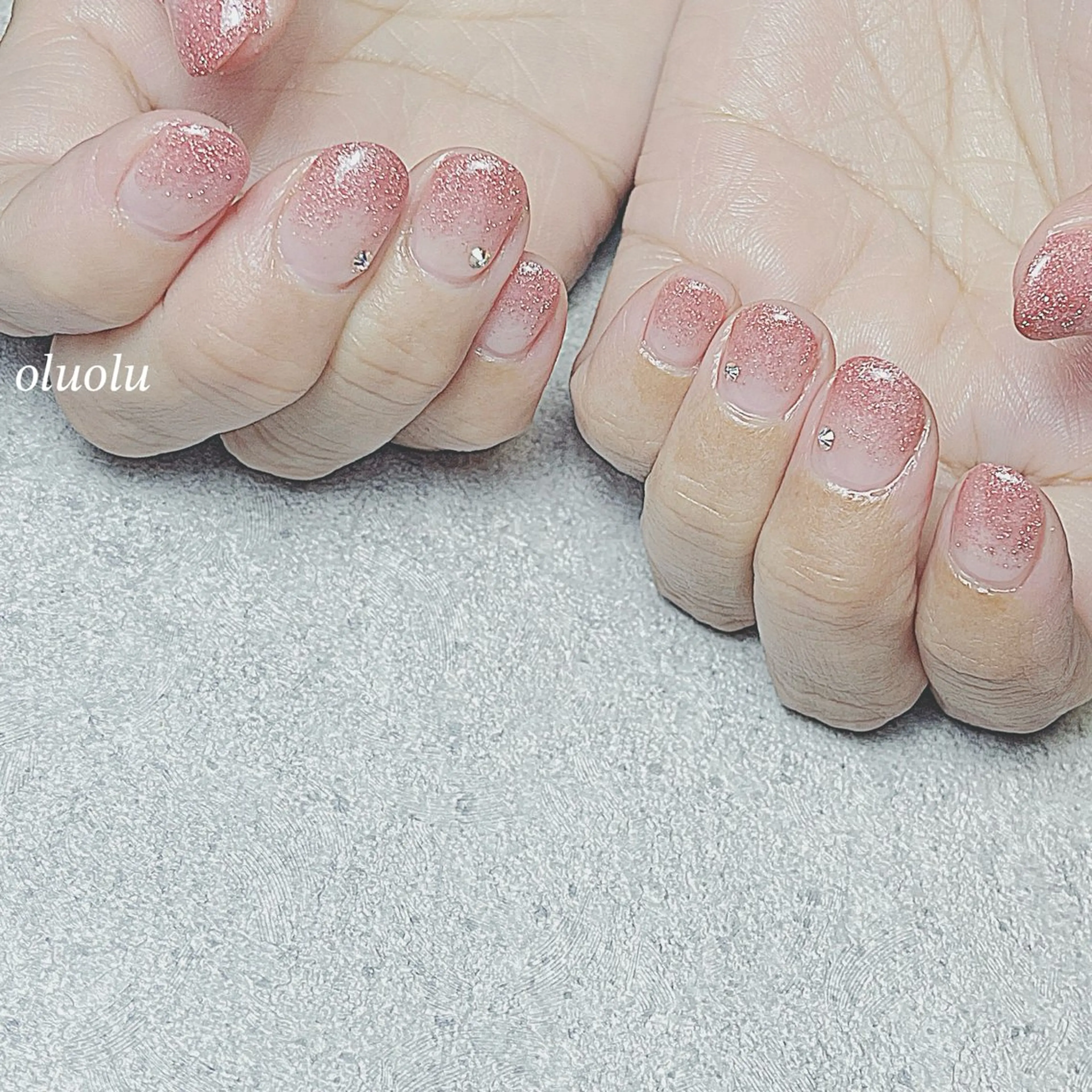 ネイル アートネイル グラデーション ラメ(グリッター) ラメグラデーション オフィスネイル 大村 紬華のネイルデザイン