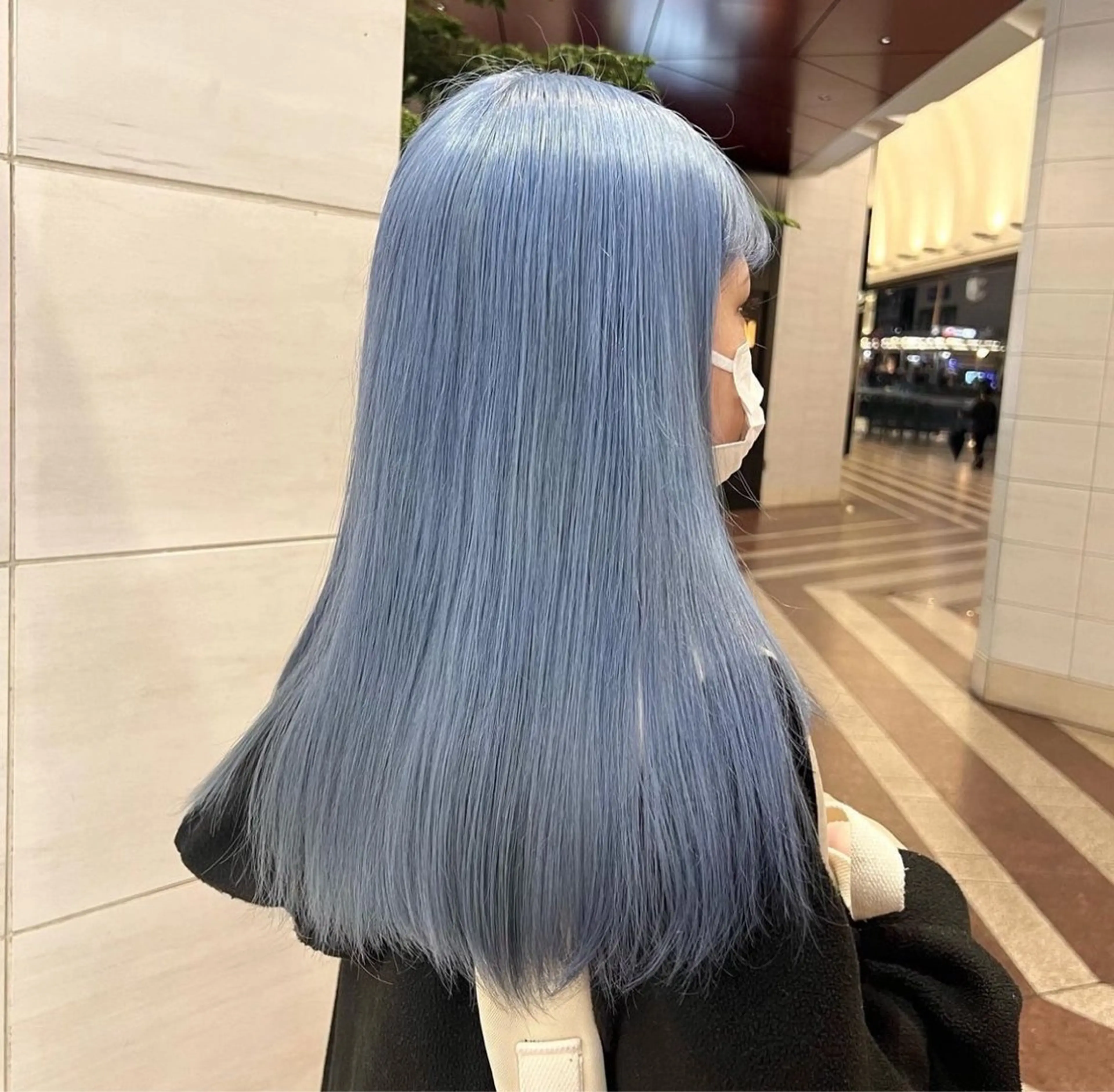 ロング カラー ブリーチ ブルーカラー ヘアカラー ホワイトカラー/ ピンクベージュにったのヘアスタイル