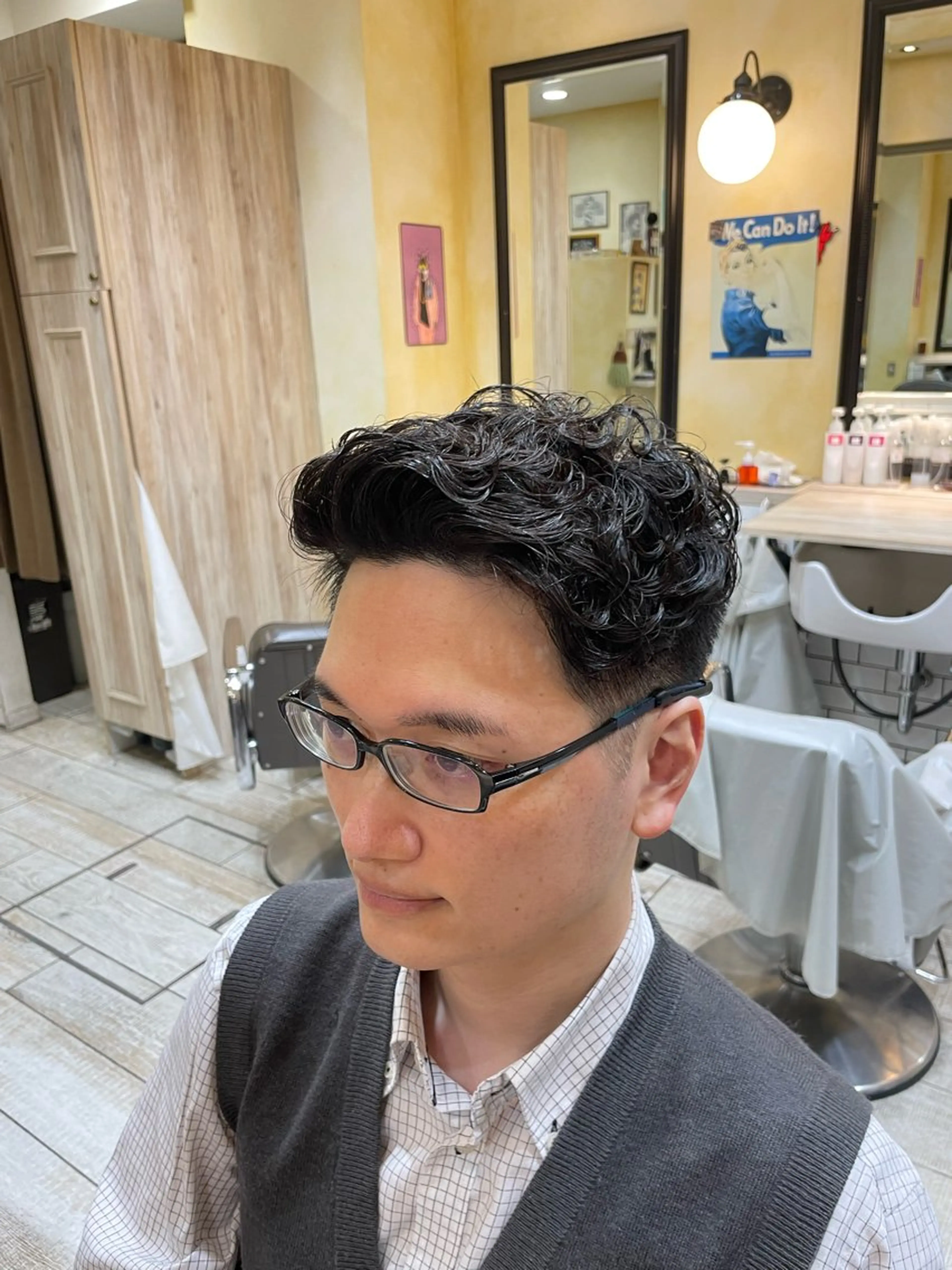 ショート パーマ メンズ ビジネス フェードカット メンズパーマ メンズショート かきあげバング フェード/海外パーマ 中垣遼のヘアスタイル