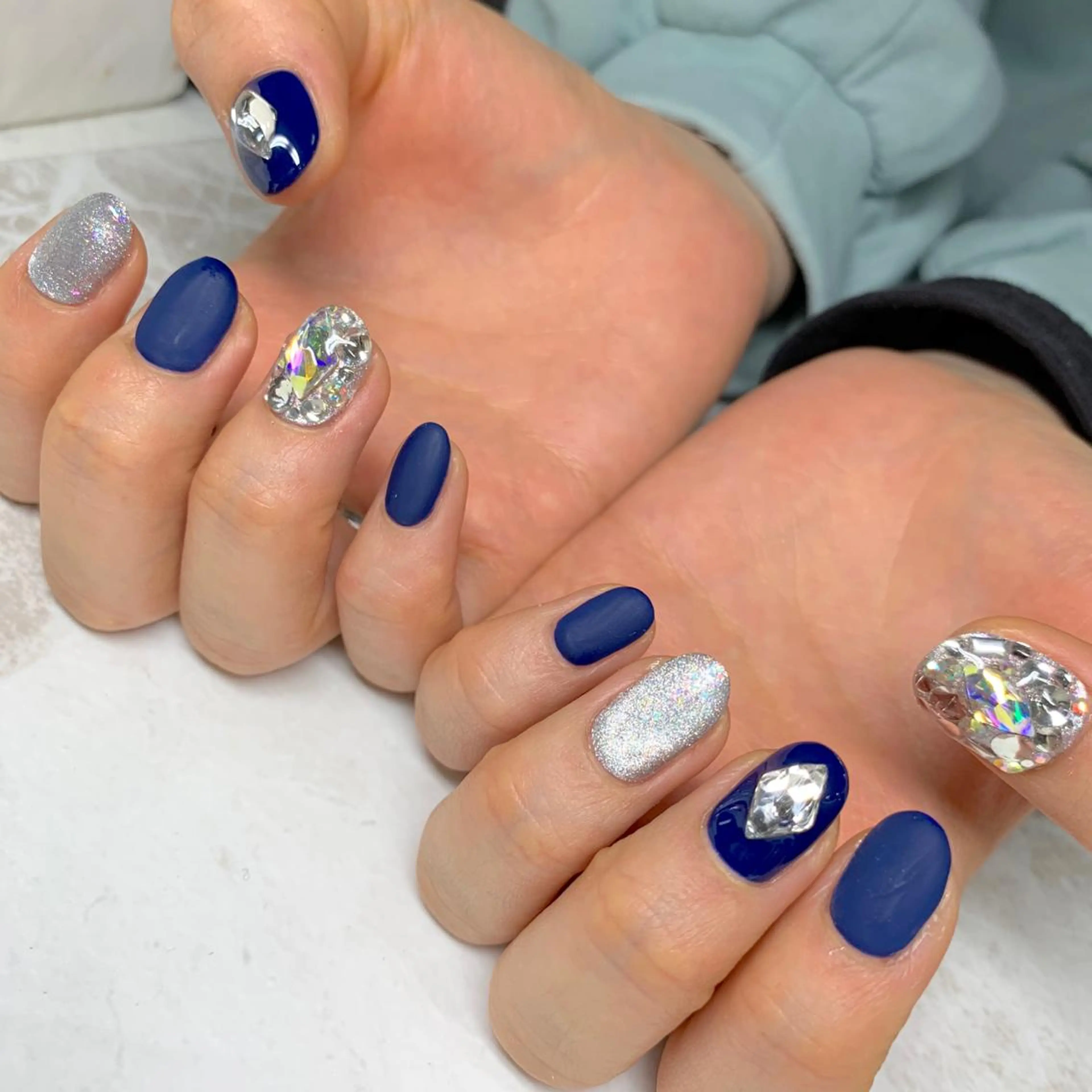 ネイル ゴージャス マットネイル ネイビー ストーンネイル LULU LIMAのネイルデザイン