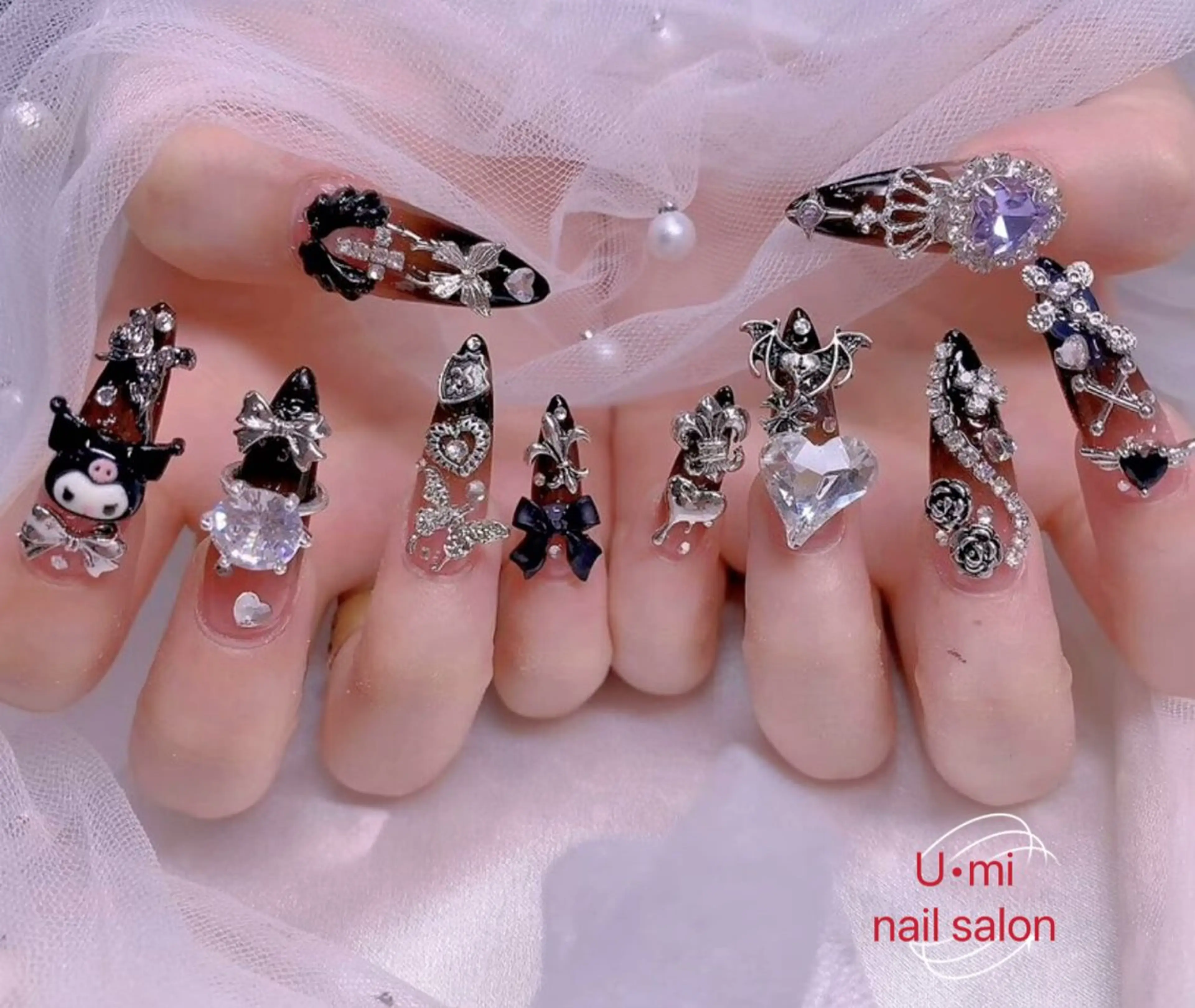 ネイル UMI ネイルサロン新宿🎀のネイルデザイン