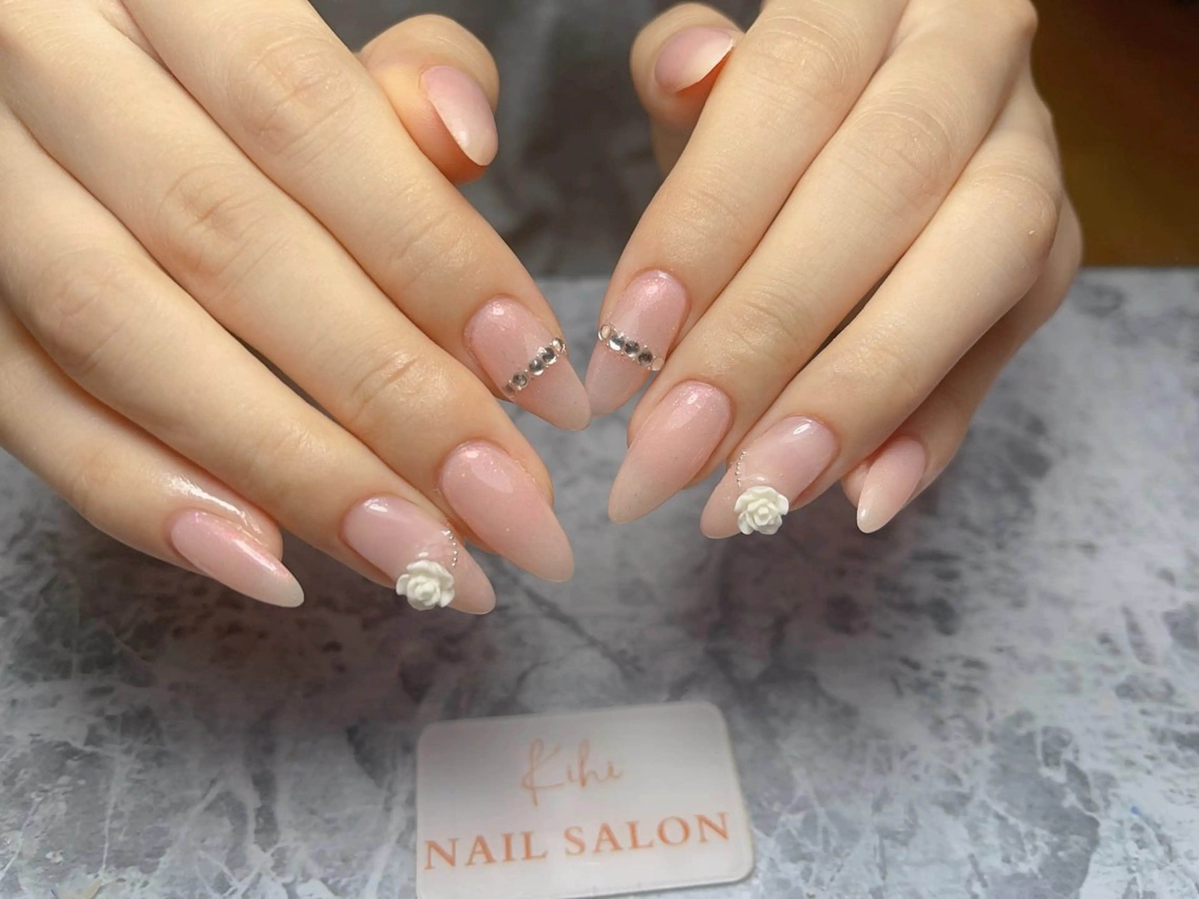 ネイル アートネイル フレンチネイル ジェルネイル グラデーション 韓国ネイル ハンドネイル ハンドケア さくら💮💮 【オフ無料】のネイルデザイン