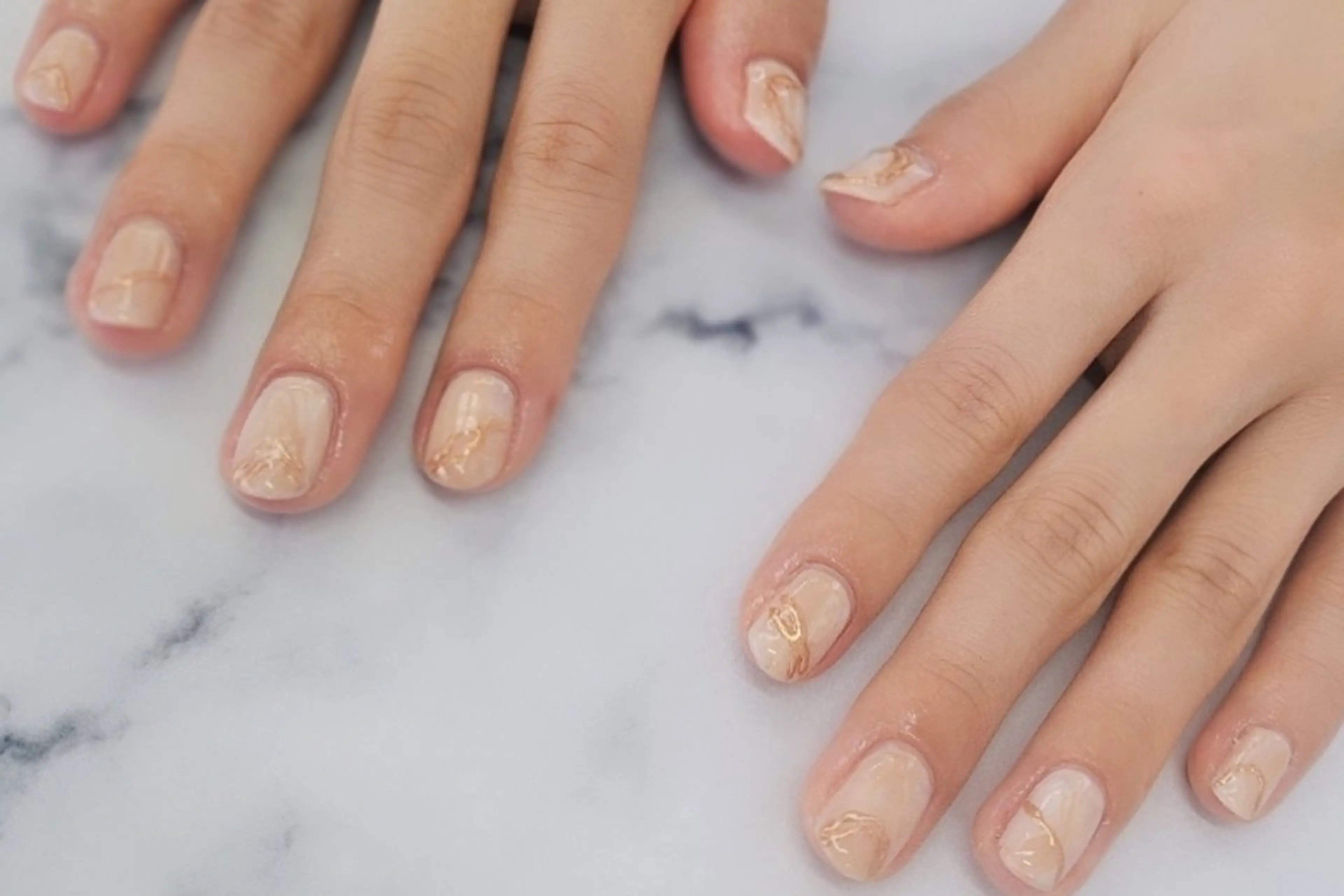 ネイル 大理石ネイル(マーブル) ミラーネイル NailSalon LuireYUUNAのネイルデザイン