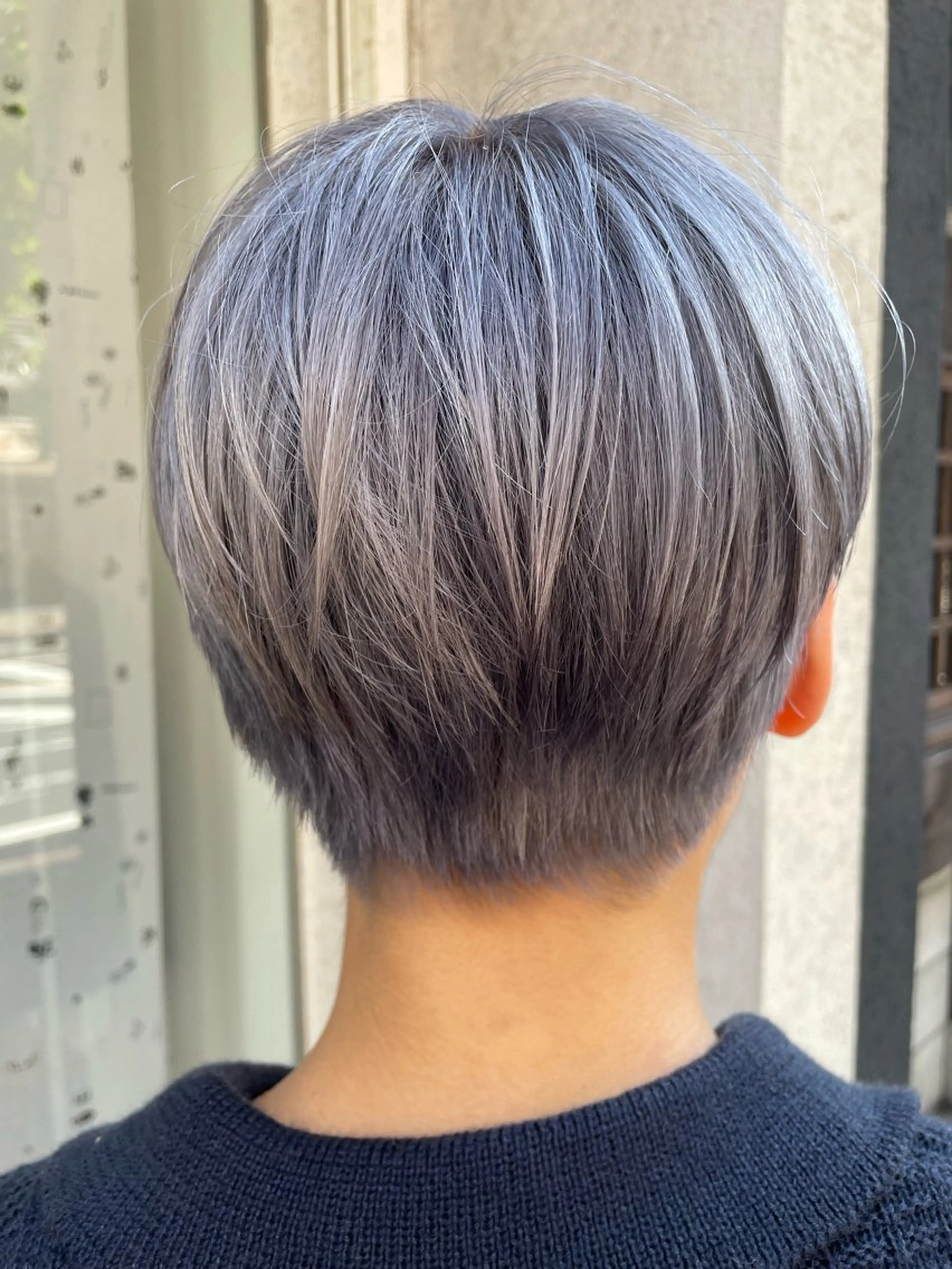 ショート カラー シルバー ヘアカラー トリートメント CoCooN 店長 さのえみのヘアスタイル