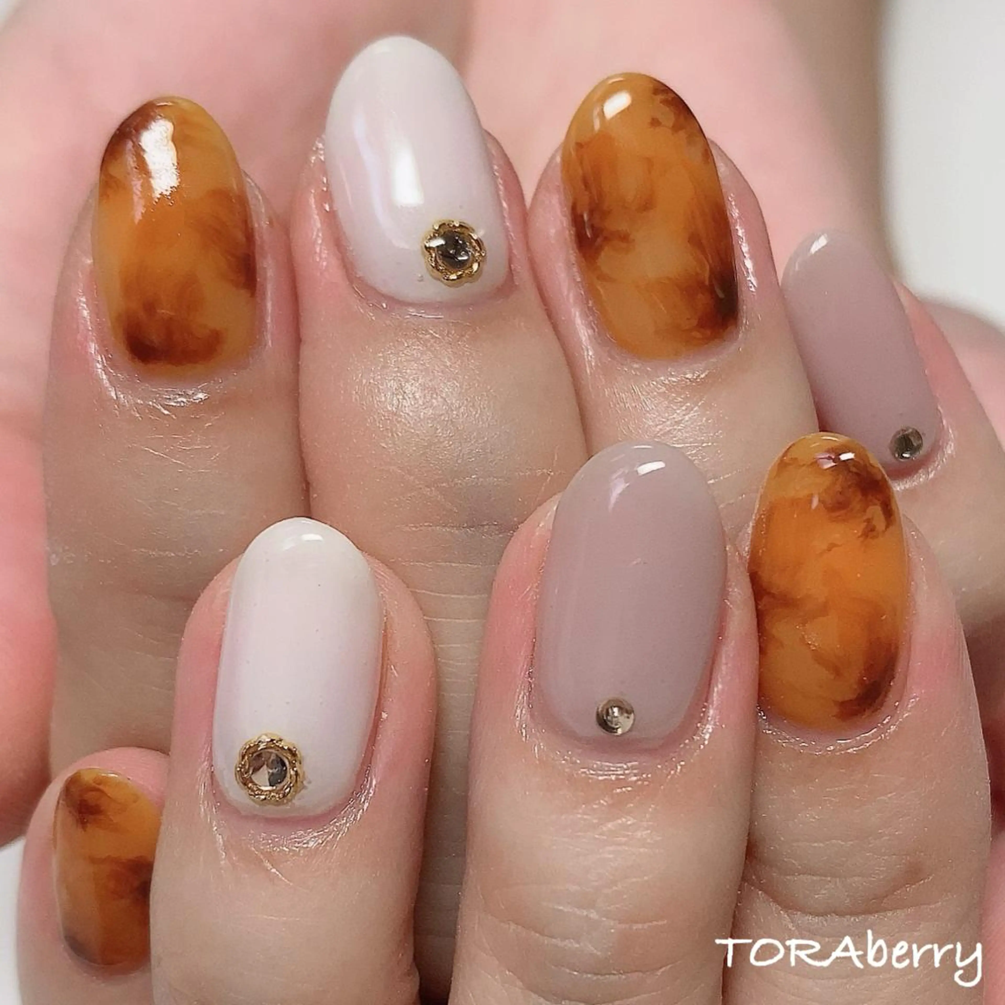 ネイル べっ甲ネイル ハンドネイル ネイリスト なつみのネイルデザイン