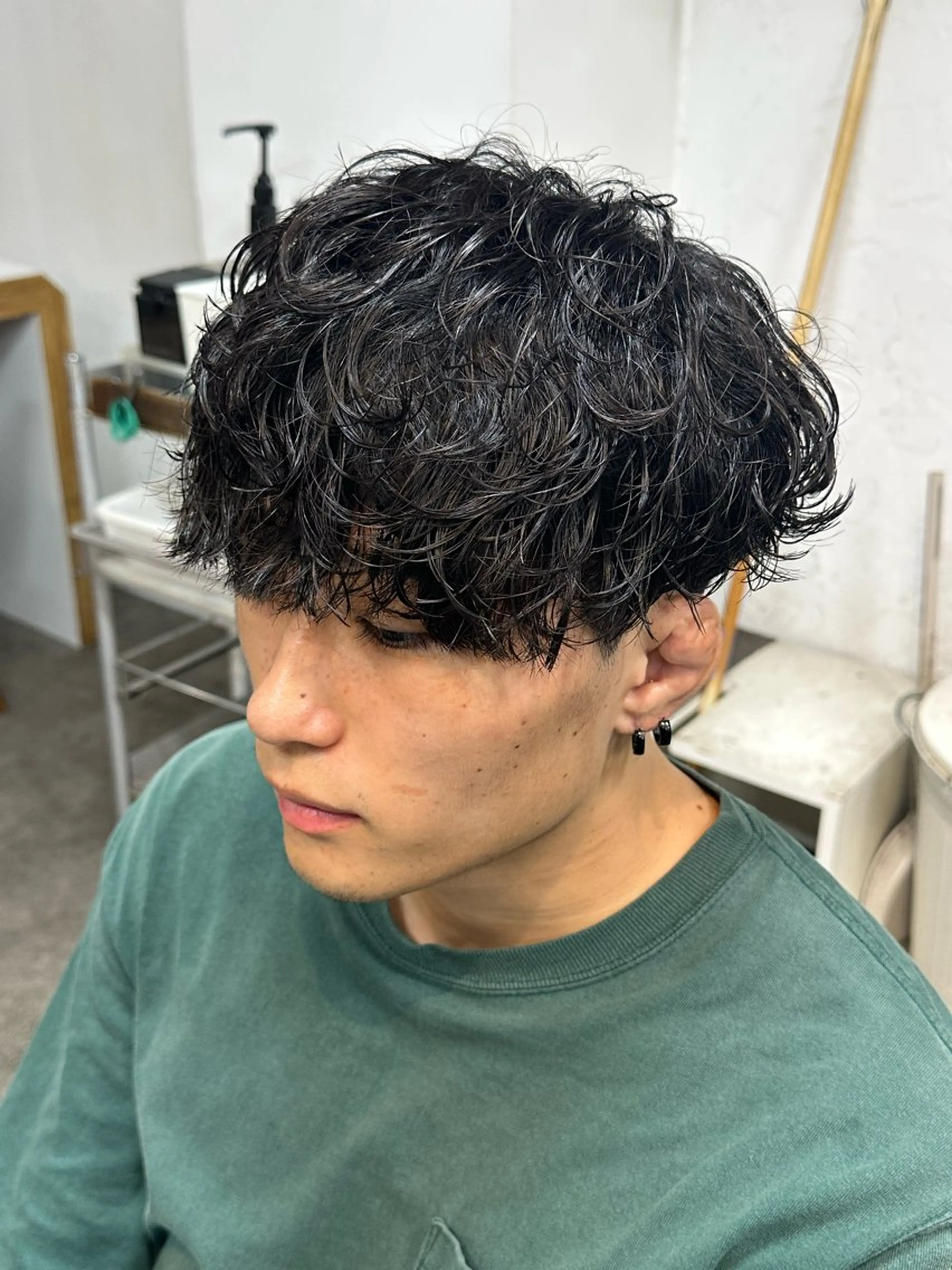 パーマ メンズ フェザーパーマ マッシュ メンズパーマ 学生（メンズ向け） メンズツイストパーマ カット パーマ fifth/原宿/ シャドウパーマ/カズのヘアスタイル