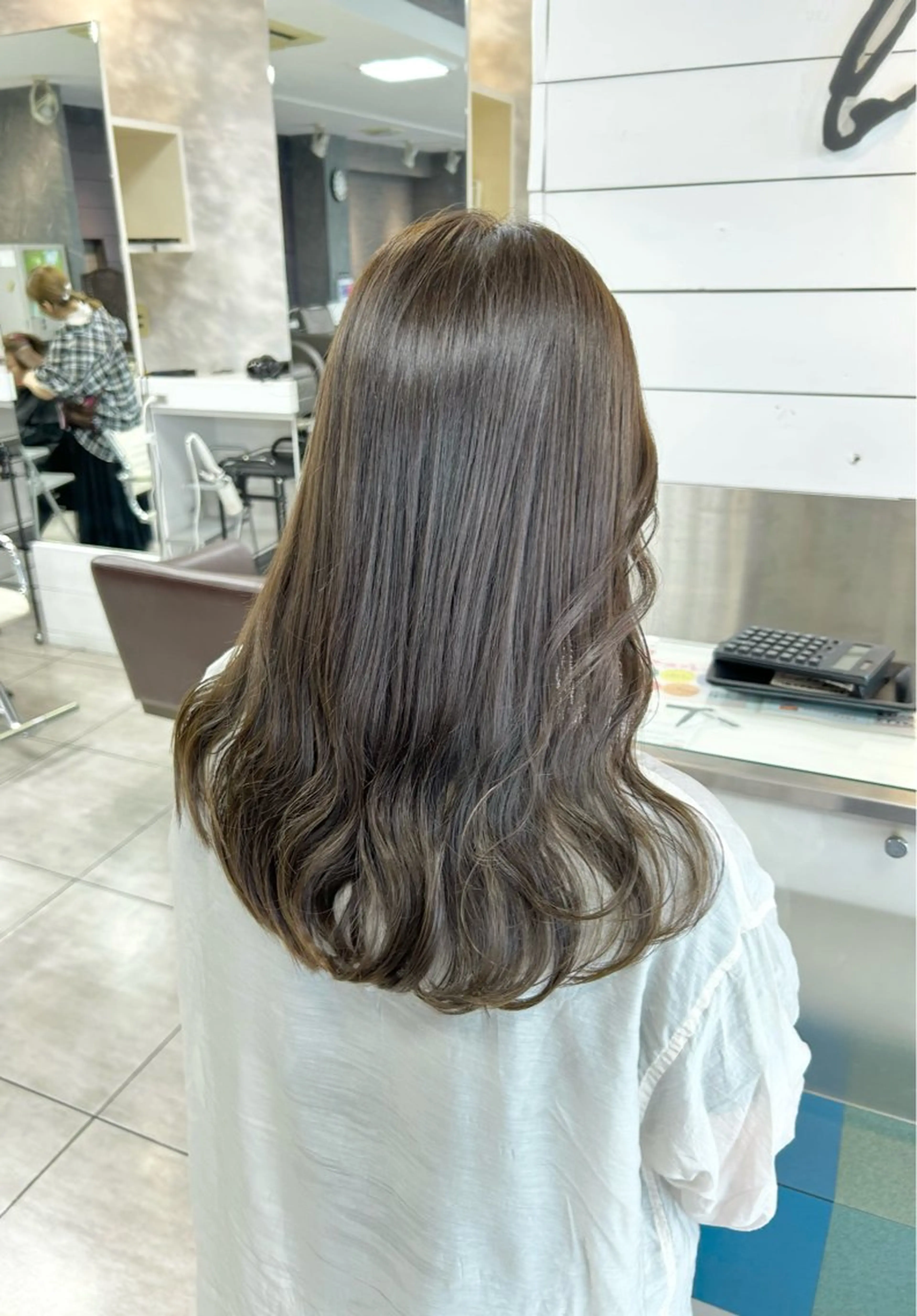 セミロング カット ヘアカラー 🫧艶髪カラー🫧 森本くるみのヘアスタイル