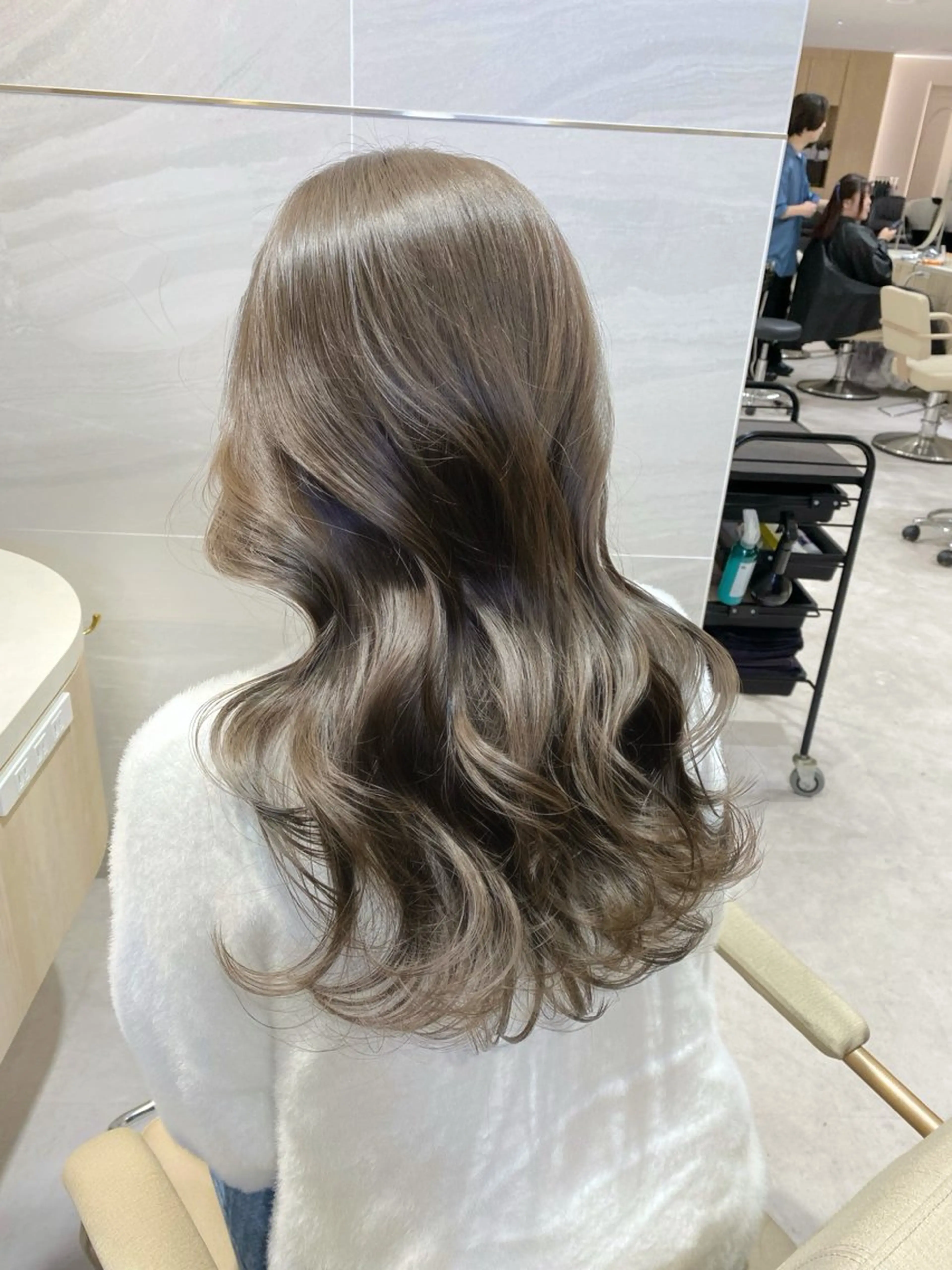 ロング カラー ベージュカラー イルミナカラー レイヤーカット カット ヘアカラー トリートメント Ms.CHARM所属・透明感カラー🌿 グレージュ🐺陽介のヘアスタイル
