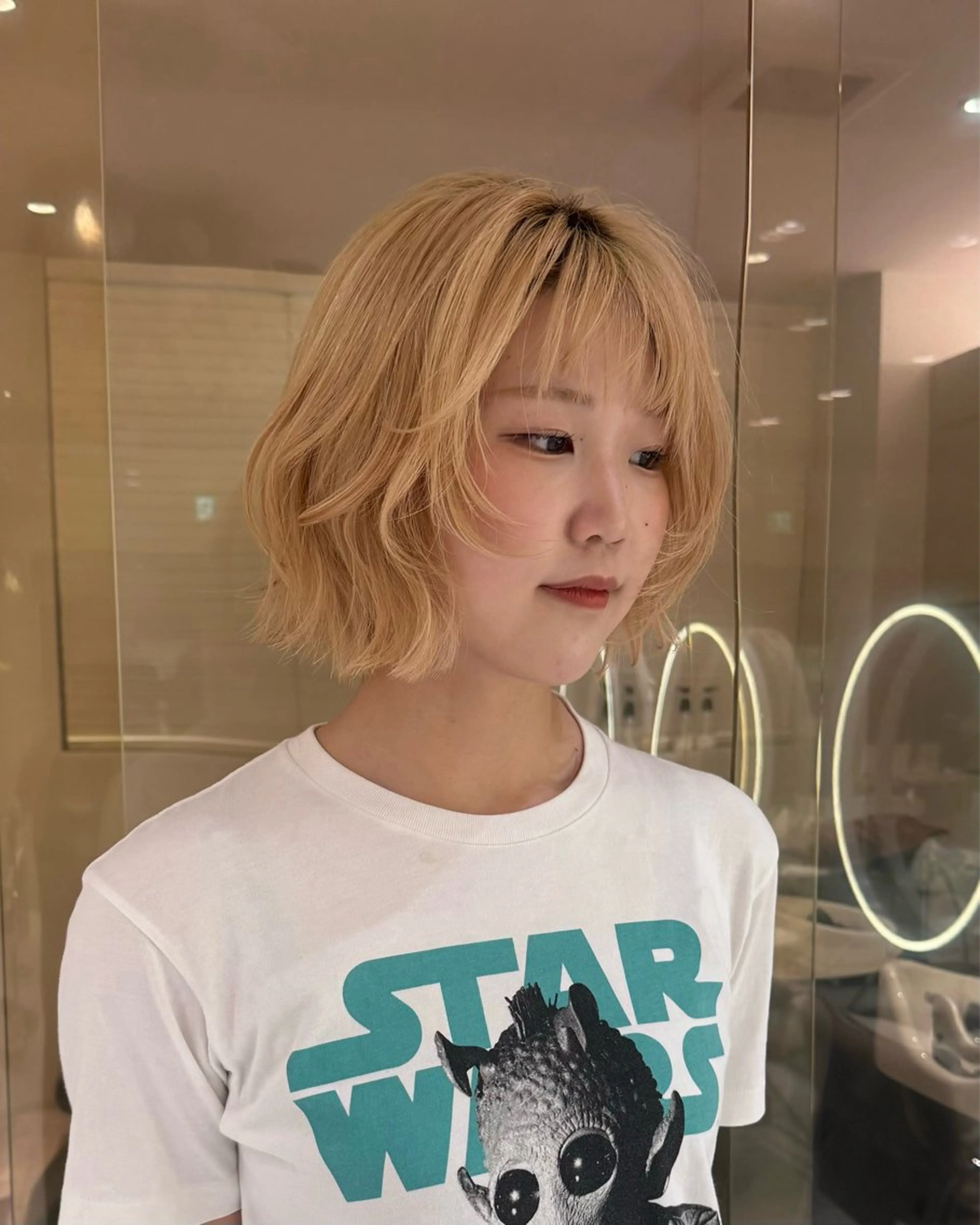ショート カラー Akari暖色カラー /レイヤーカットのヘアスタイル