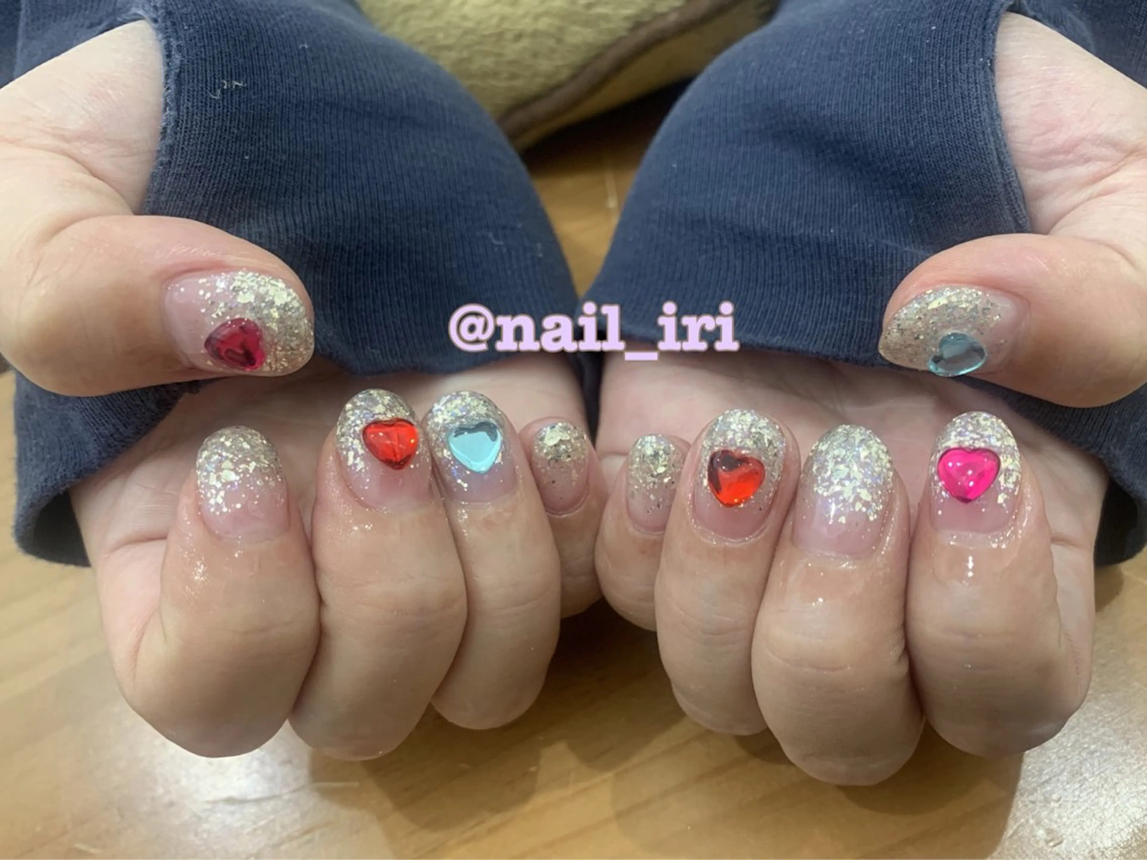 ネイル グラデーション ラメ(グリッター) ラメグラデーション 中川 愛理のネイルデザイン