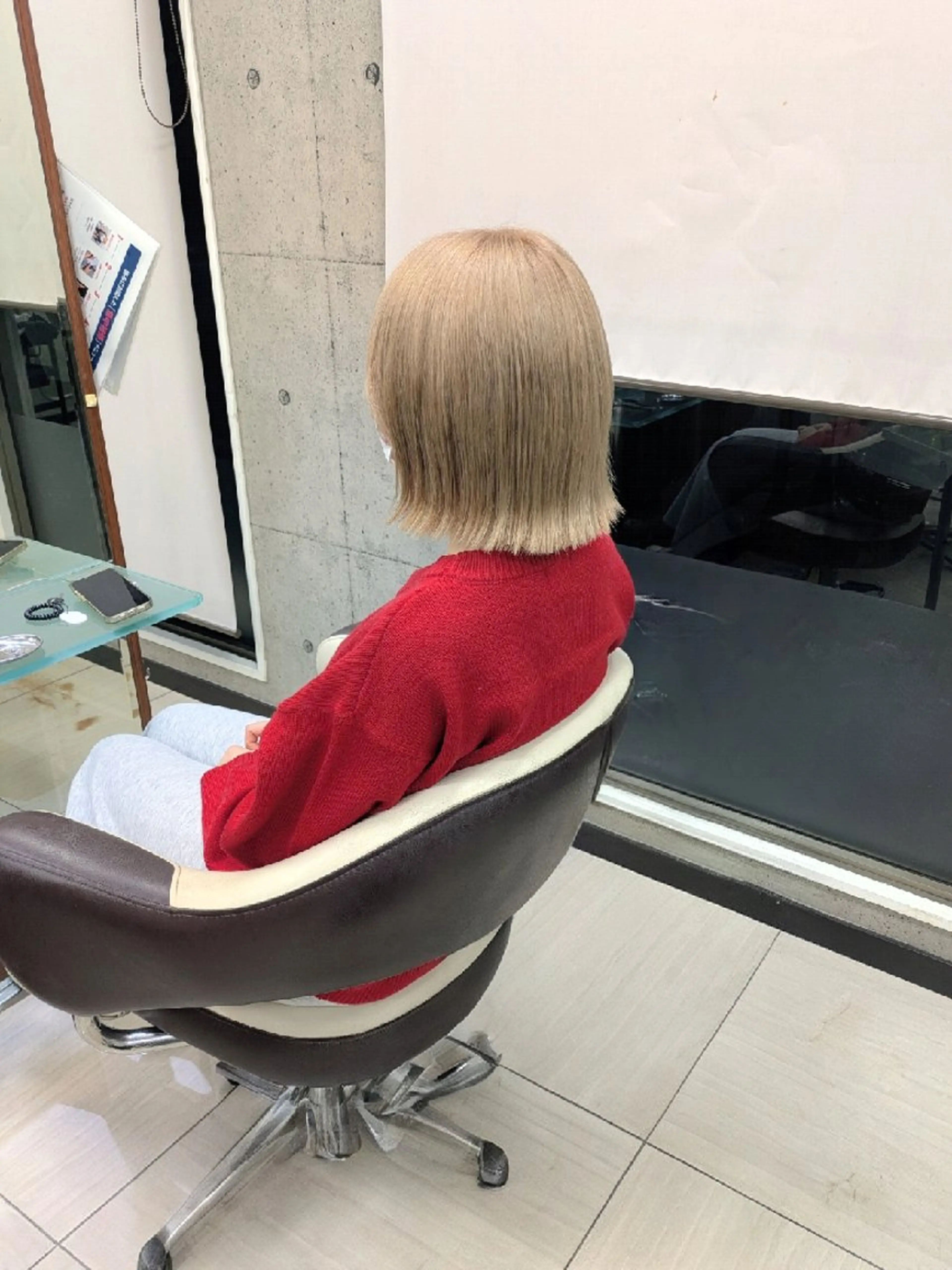 ミディアム Yoko ブリーチカラーのヘアスタイル