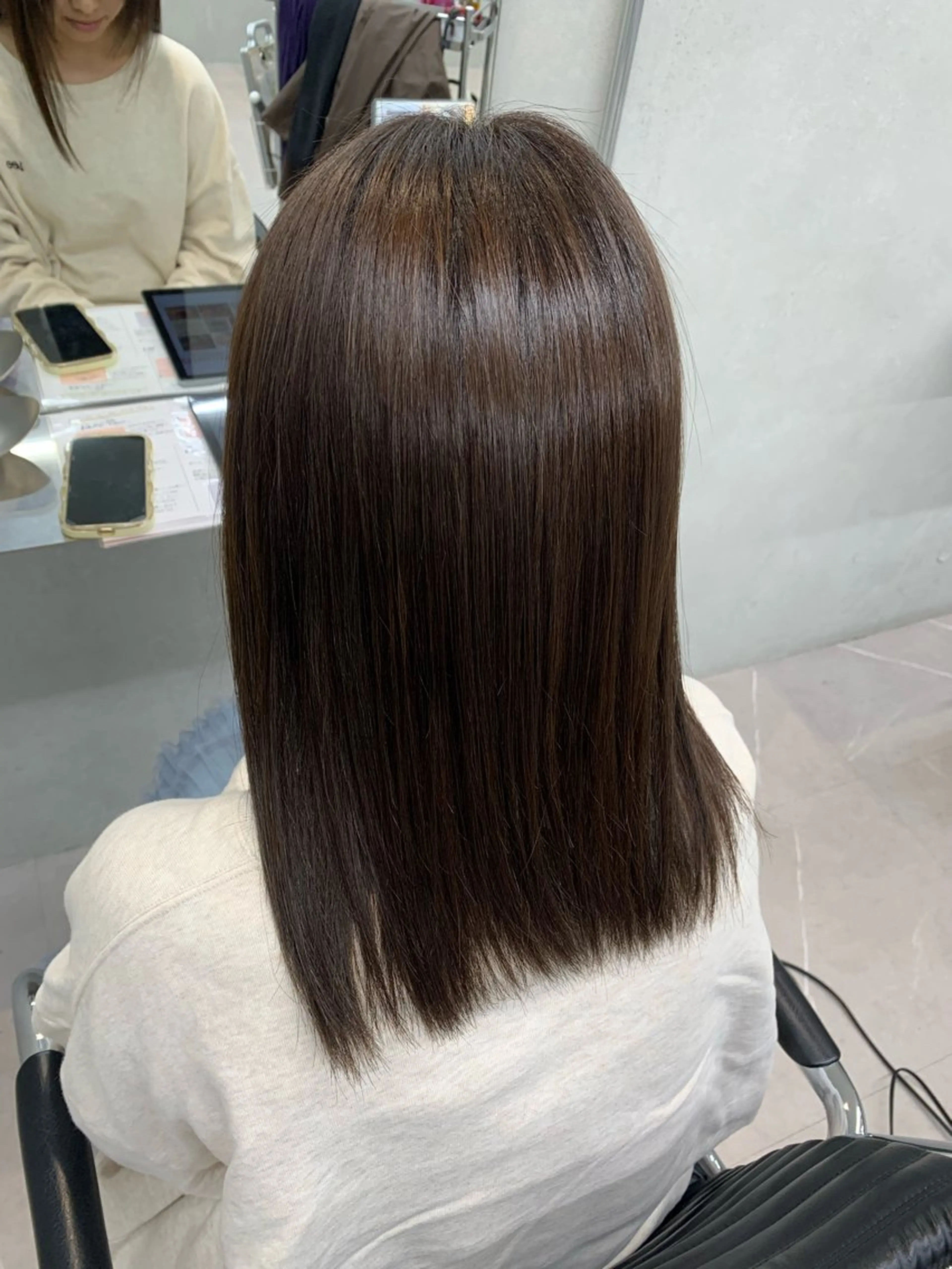 ミディアム カラー io NANAのヘアスタイル