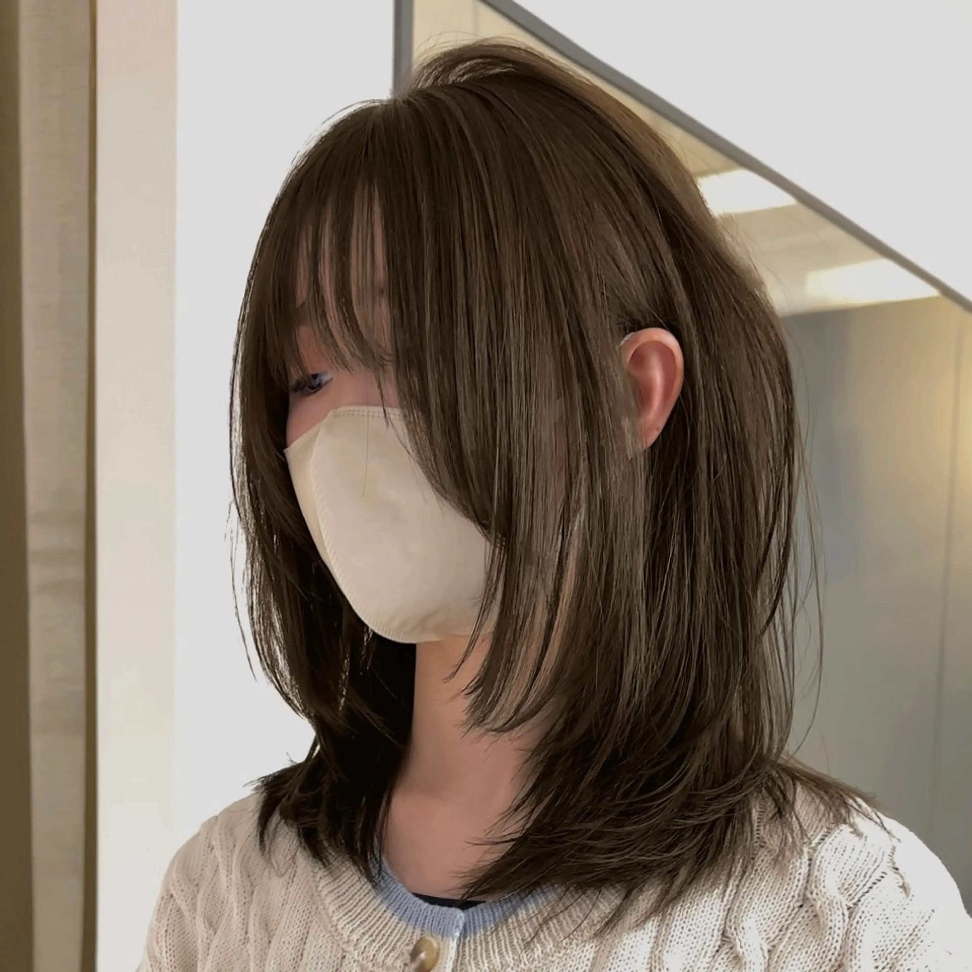 ミディアム 岸本 理希のヘアスタイル