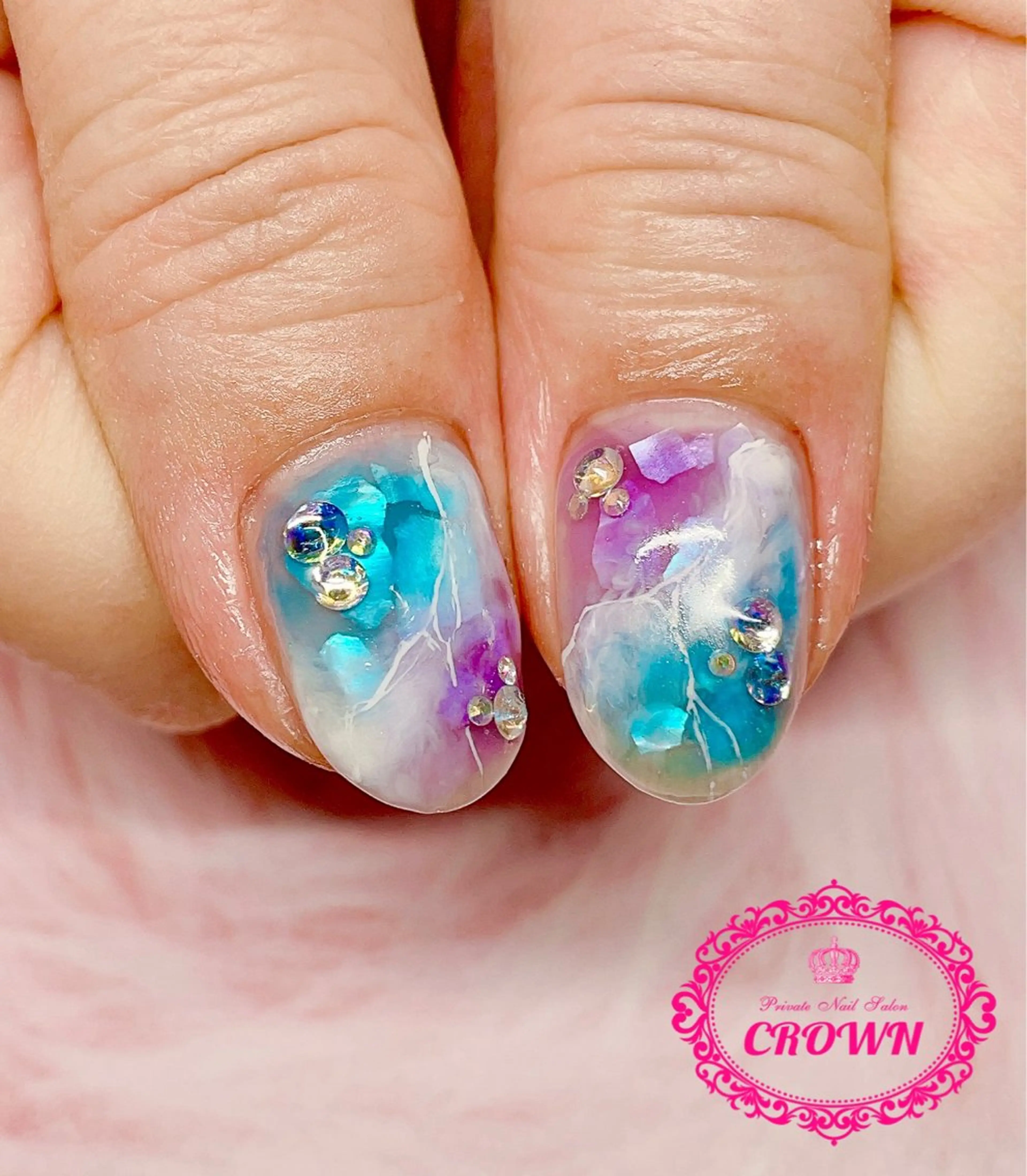 ネイル CROWN プライベートサロンのネイルデザイン