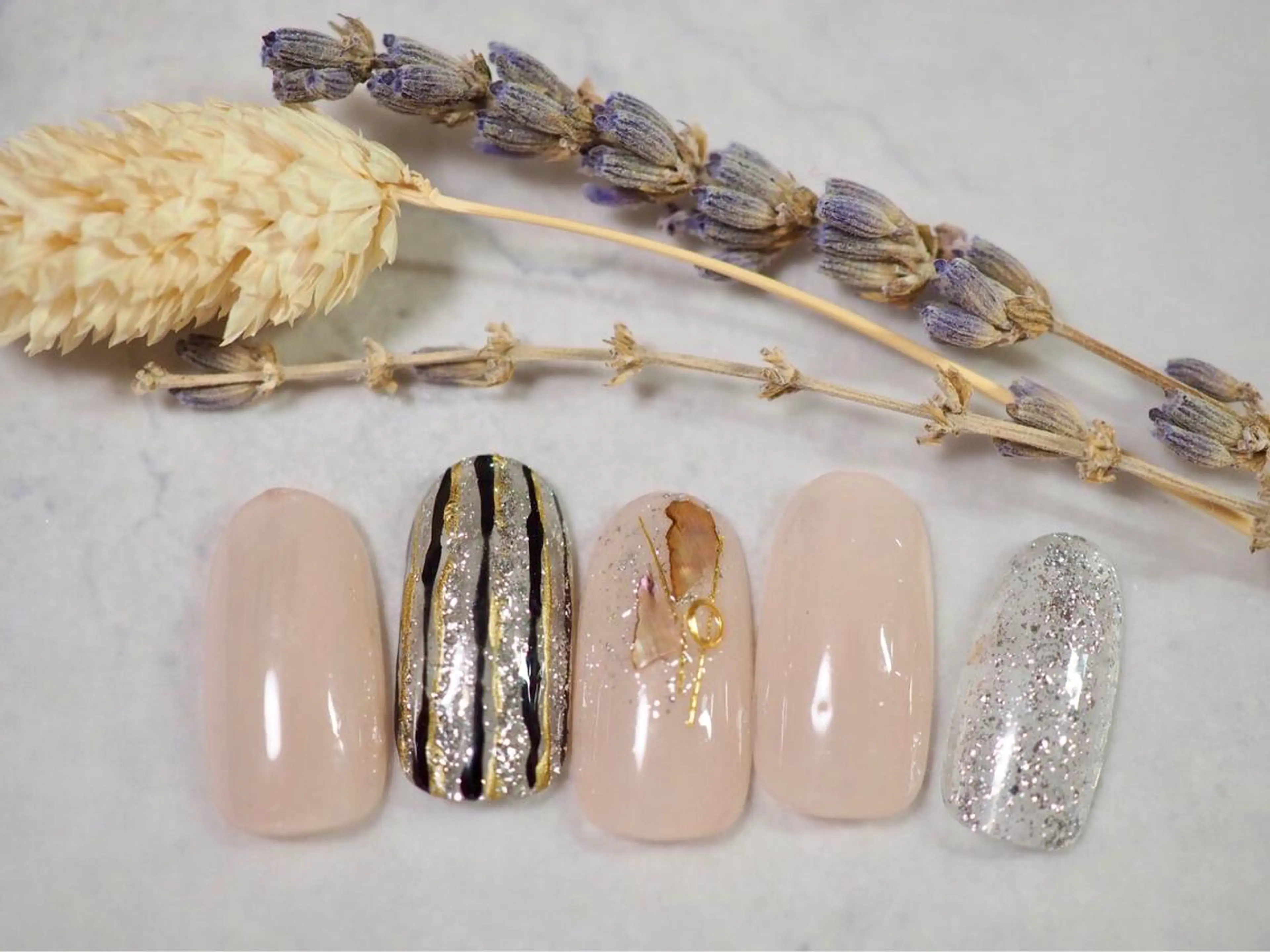 ネイル mogunail &blowのネイルデザイン