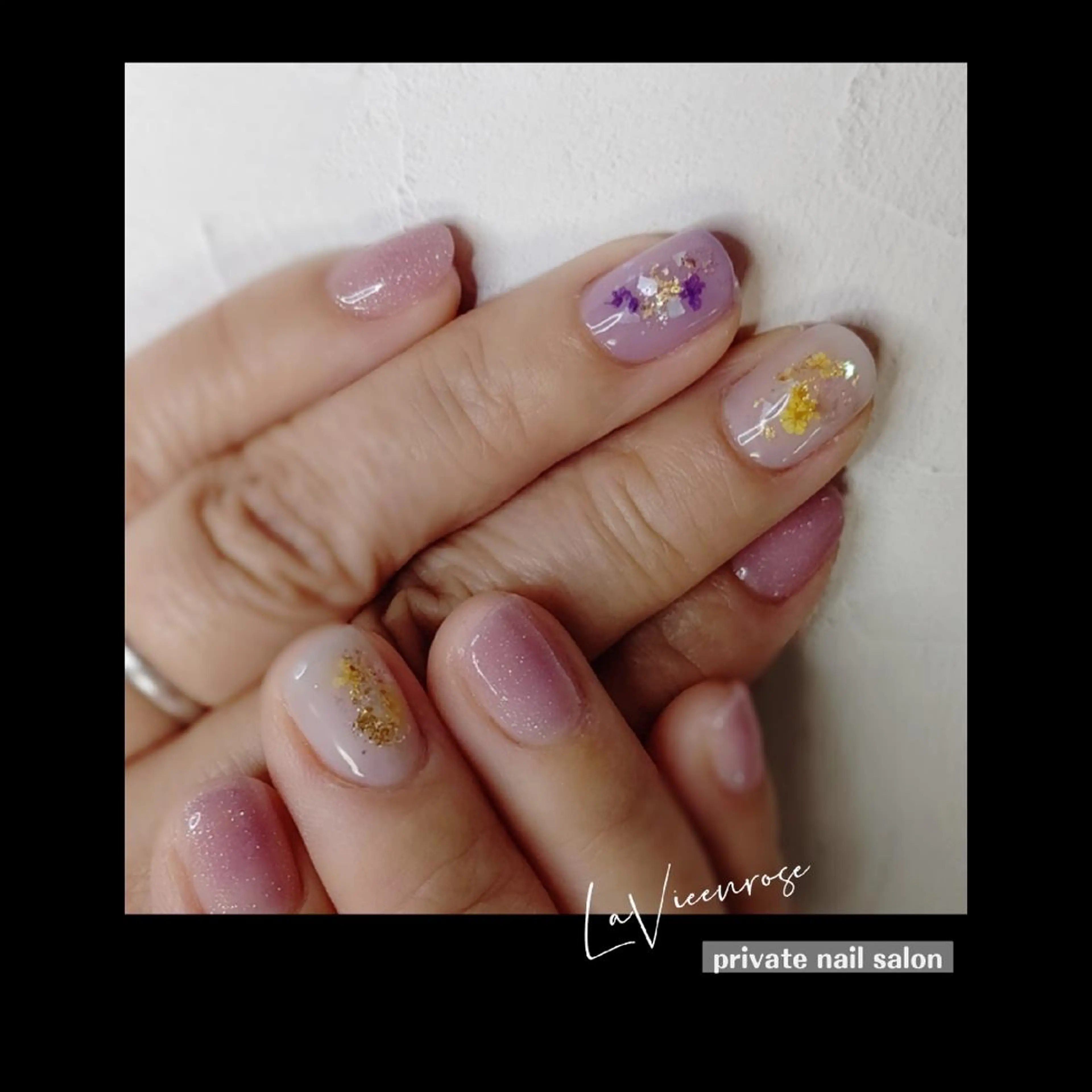 ネイル ラヴィアン ローズのネイルデザイン