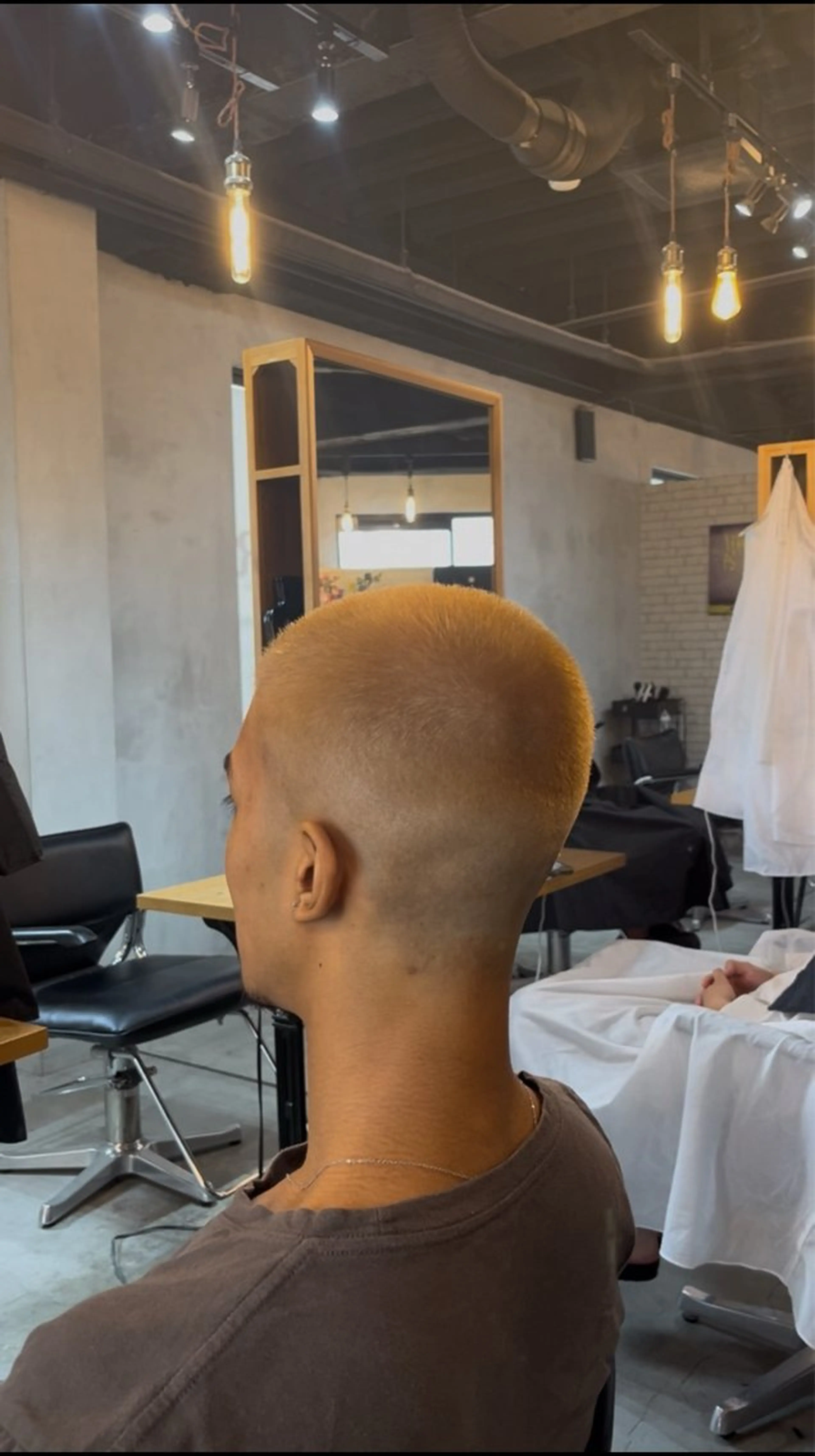 ショート カラー メンズ フェードカット カット ヘアカラー 海外風メンズ🇺🇸 💈N.Yuto💈の眉毛・アイブロウイメージ