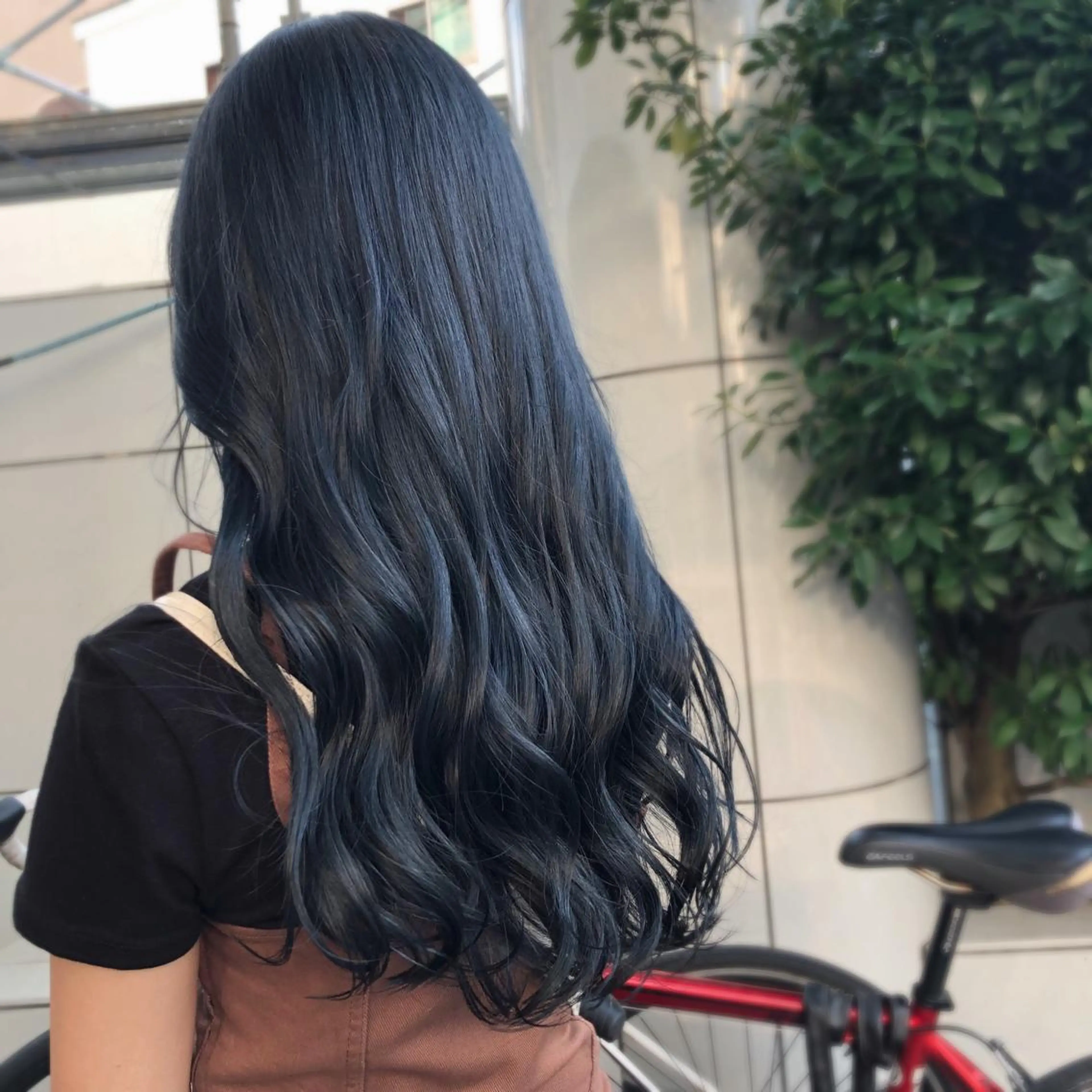 セミロング カラー ヘアカラー トリートメント 山崎 絵莉香のヘアスタイル