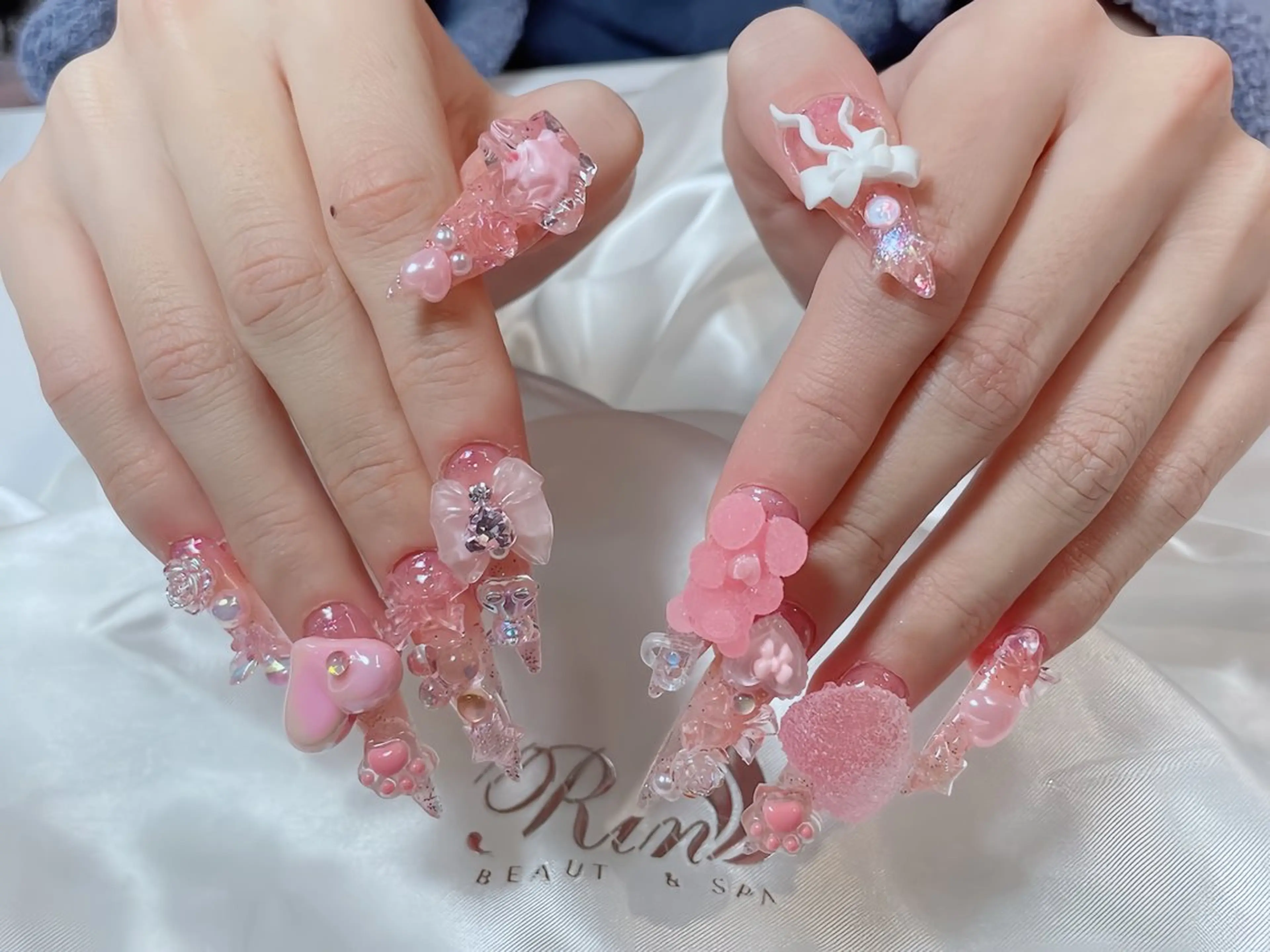 ネイル 成人式 ロングネイル ネイルチップ ハンドネイル Rin Nail 新大久保店のネイルデザイン