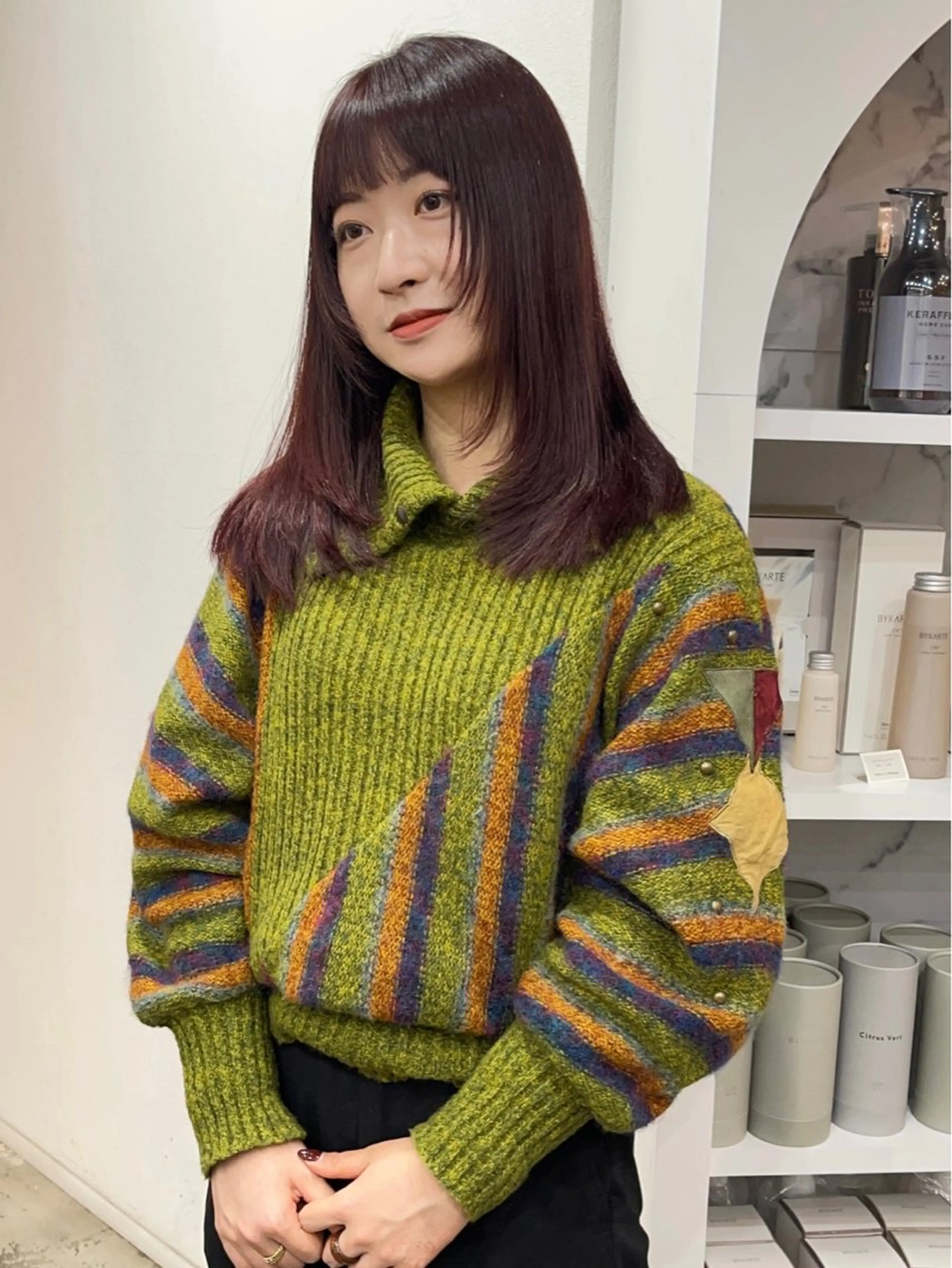 ロング カラー ブリーチ カシス ブリーチなしカラー レッドカラー レイヤーカット キダアヤカ/ 梅田/ベージュカラーのヘアスタイル