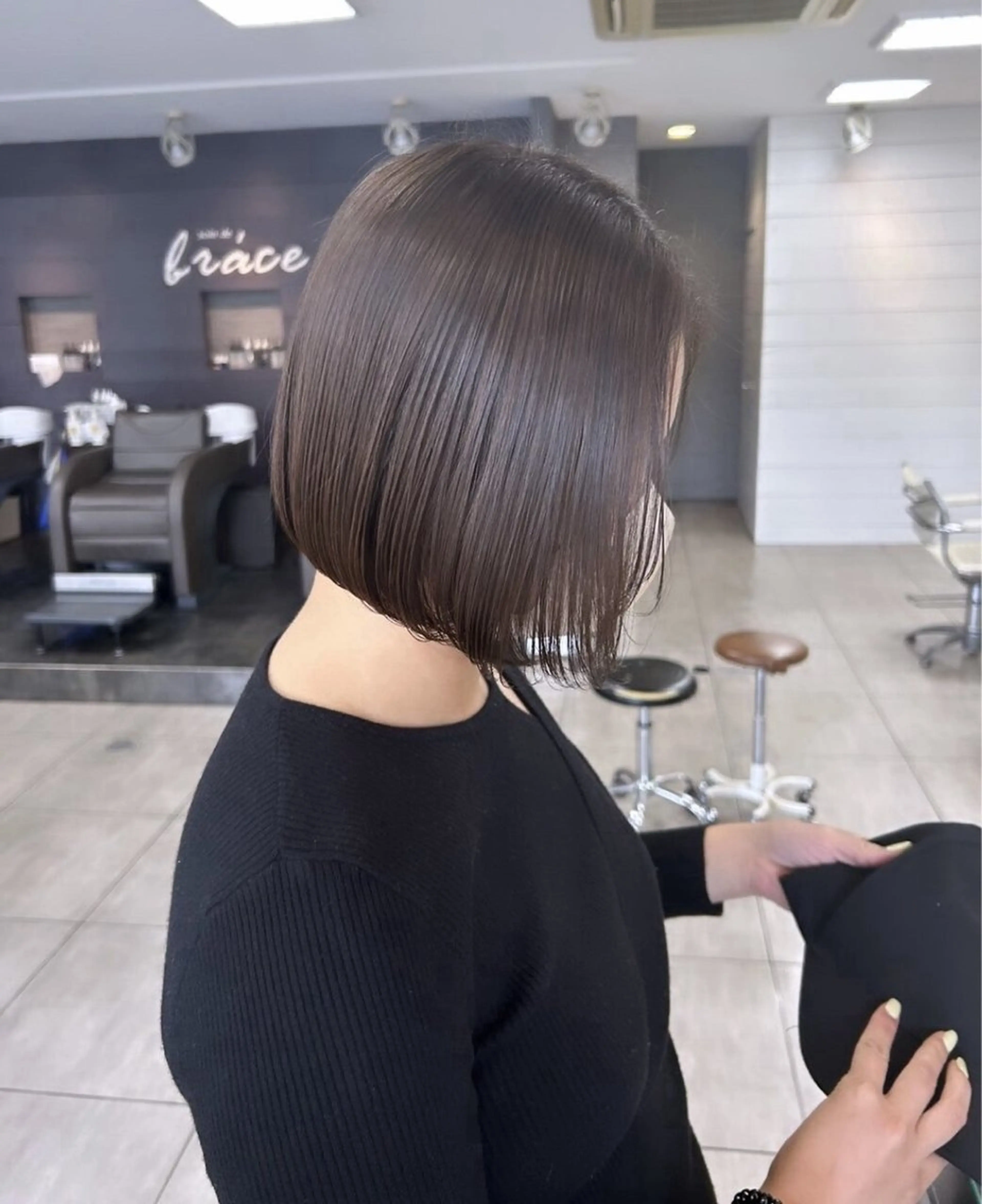 ショート 岩岡 つなみのヘアスタイル