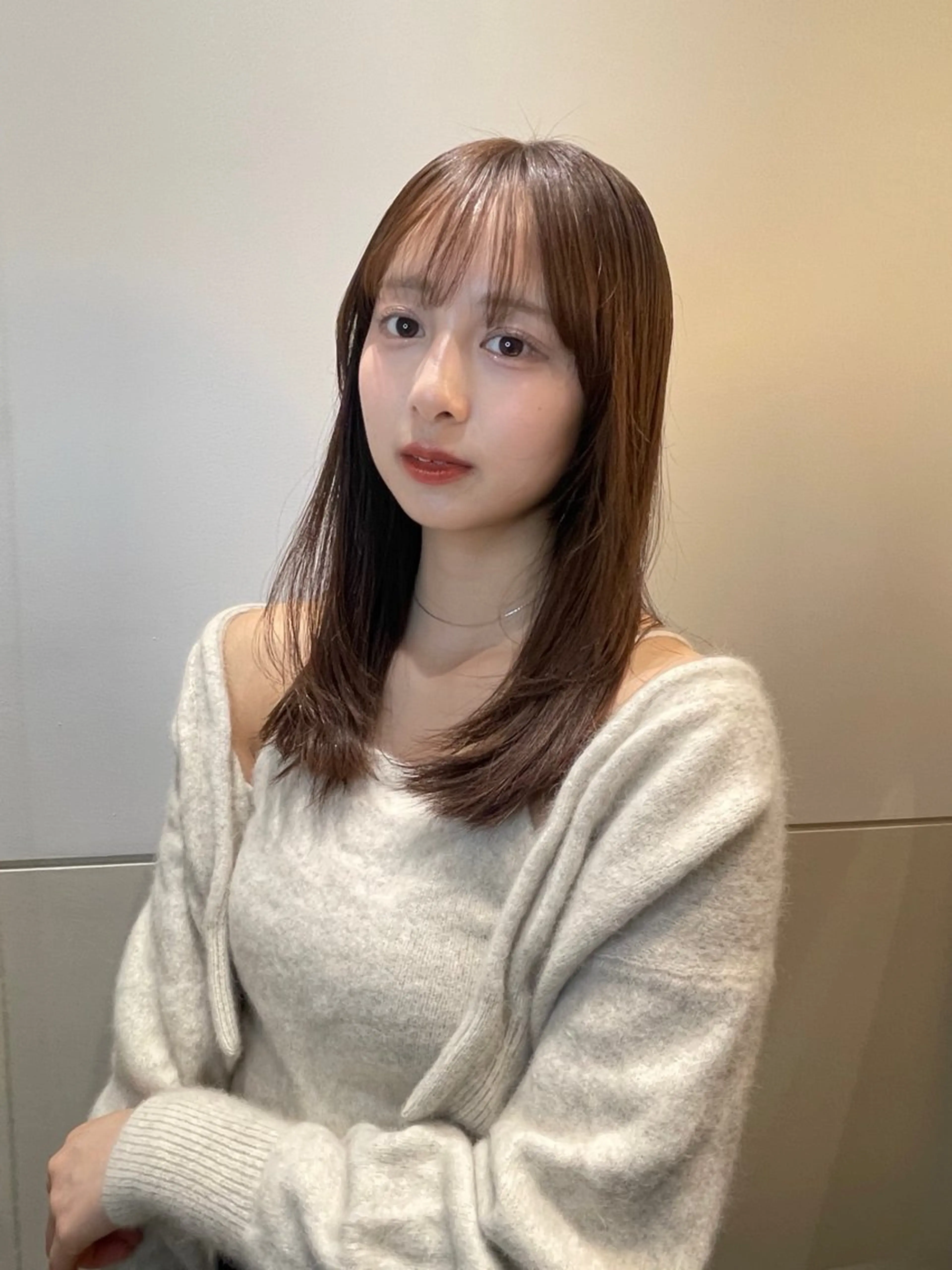 セミロング カラー レイヤーカット 岩田菜央 《武蔵小杉》のヘアスタイル